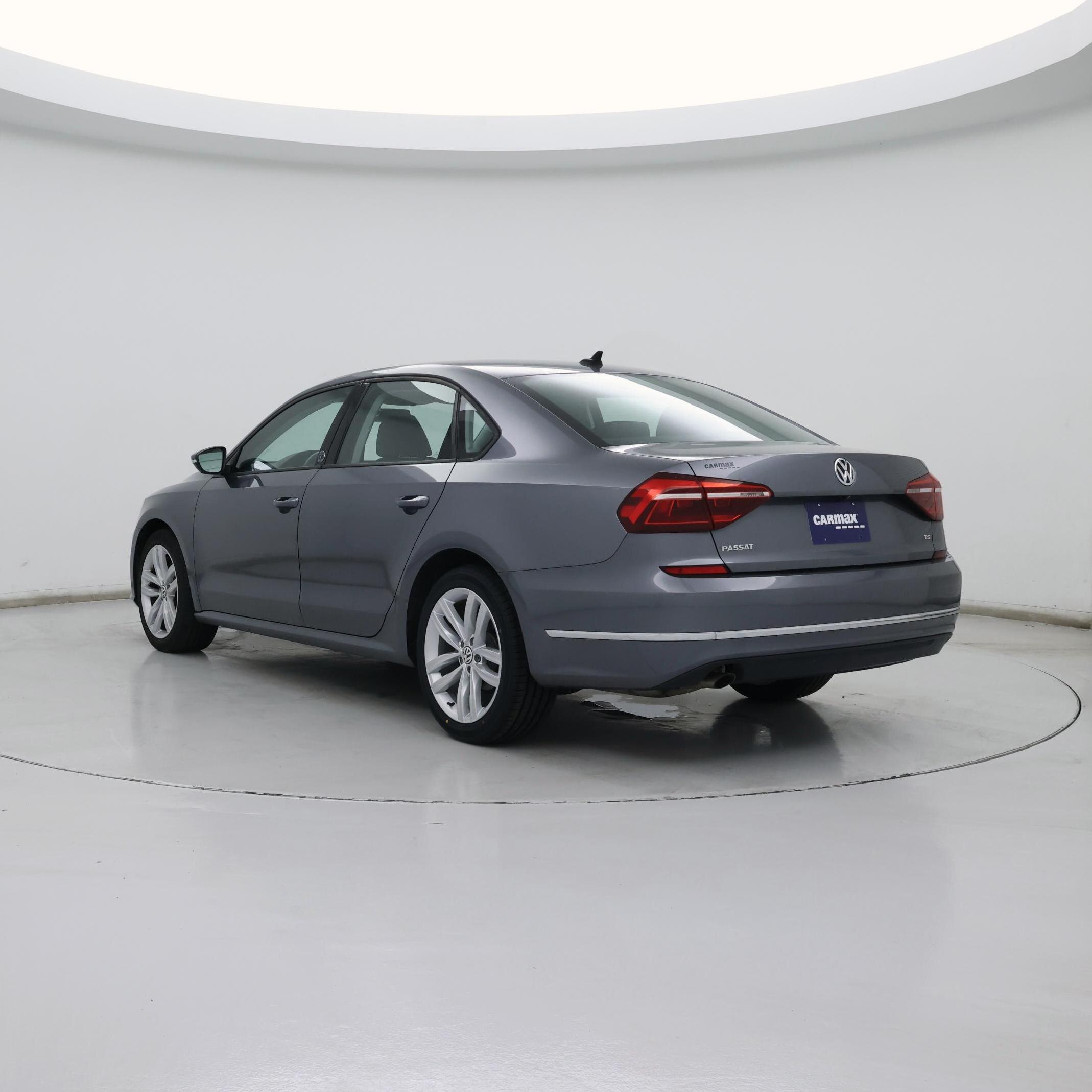Thumbnail: 2019 Volkswagen Passat - 2