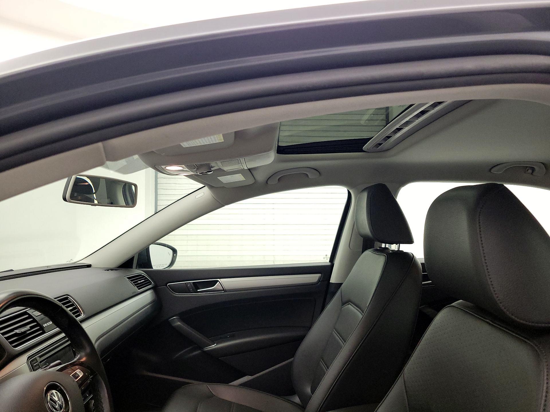 Thumbnail: 2019 Volkswagen Passat - 19