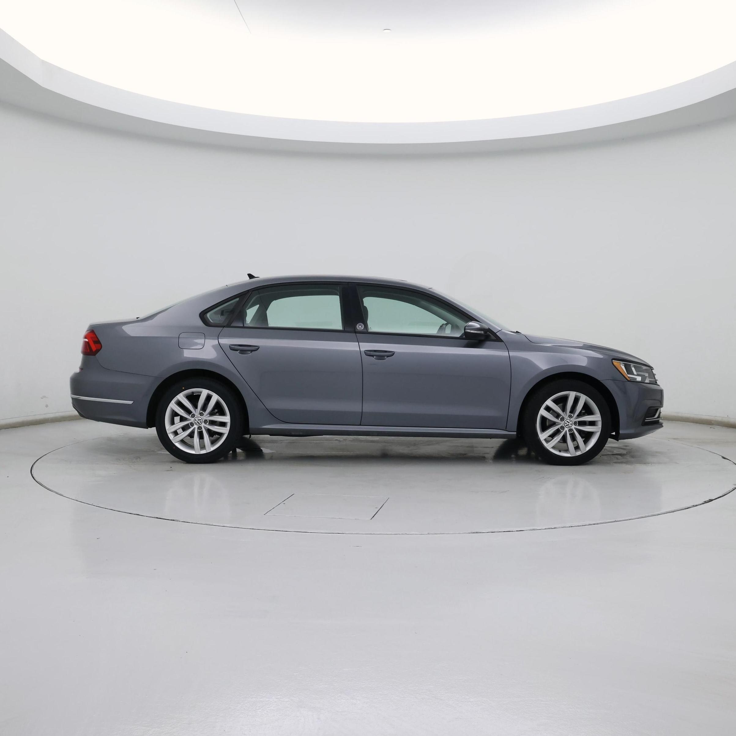 Thumbnail: 2019 Volkswagen Passat - 7