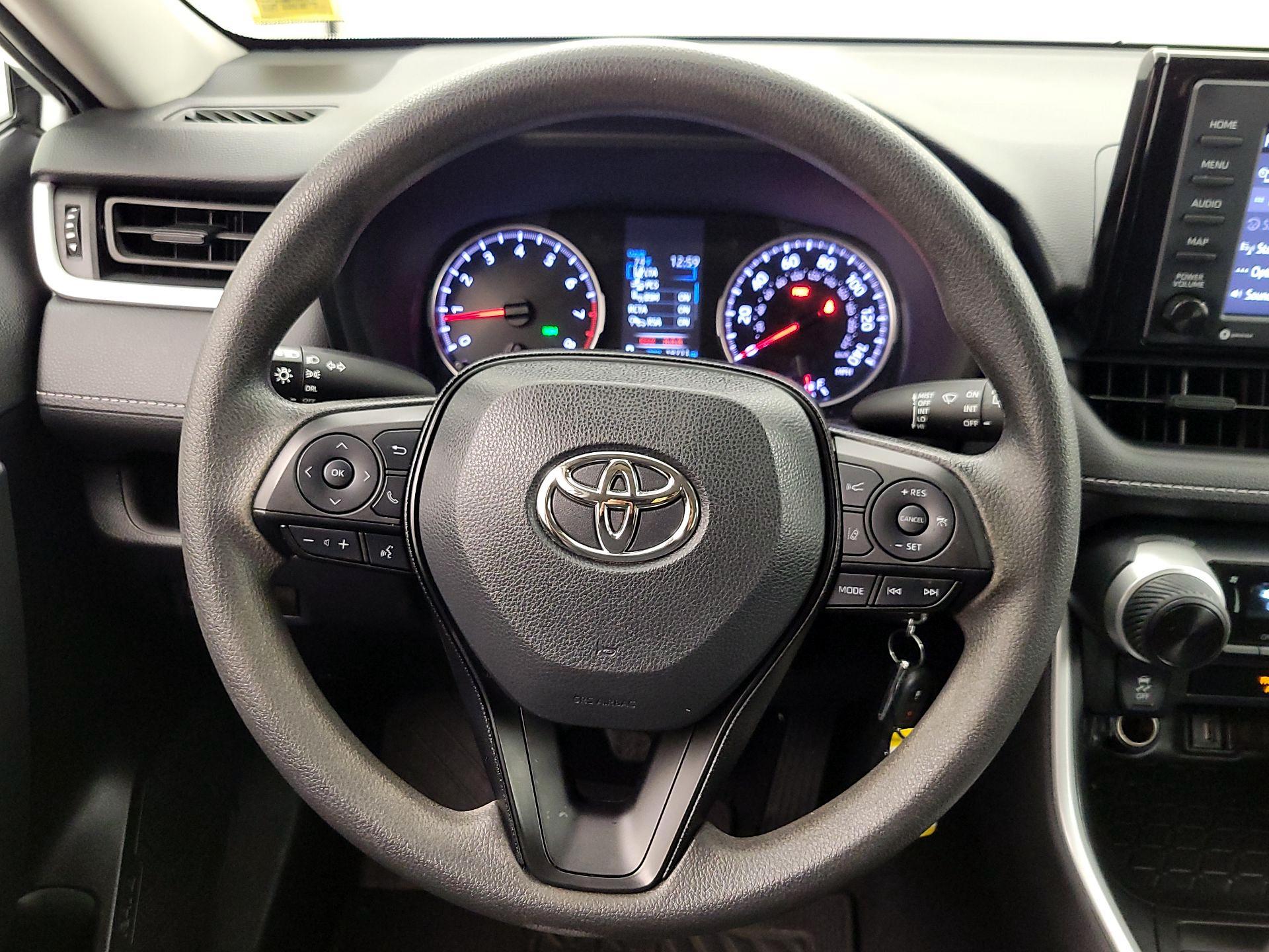 Thumbnail: 2022 Toyota RAV4 - 10