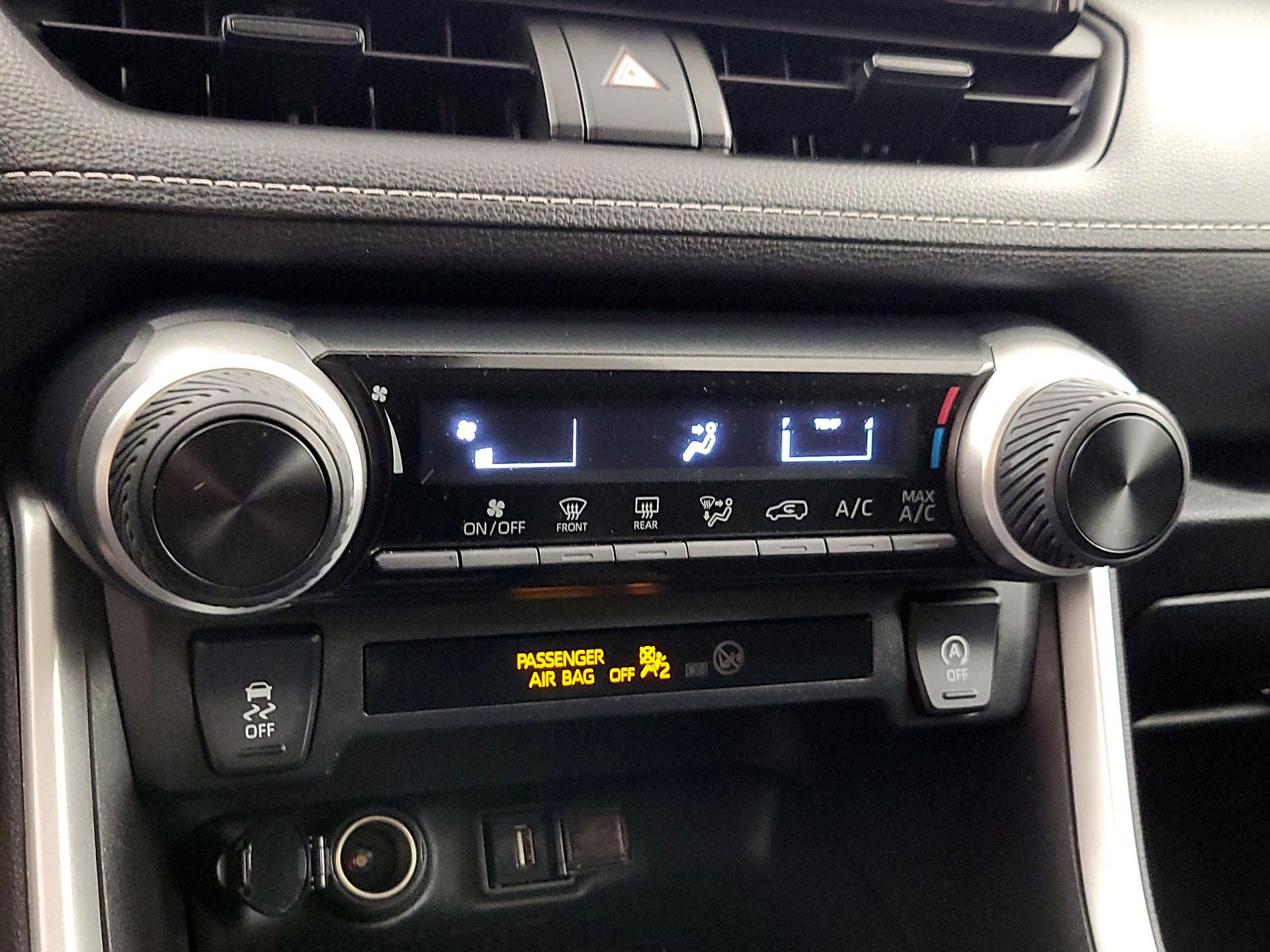 Thumbnail: 2022 Toyota RAV4 - 16