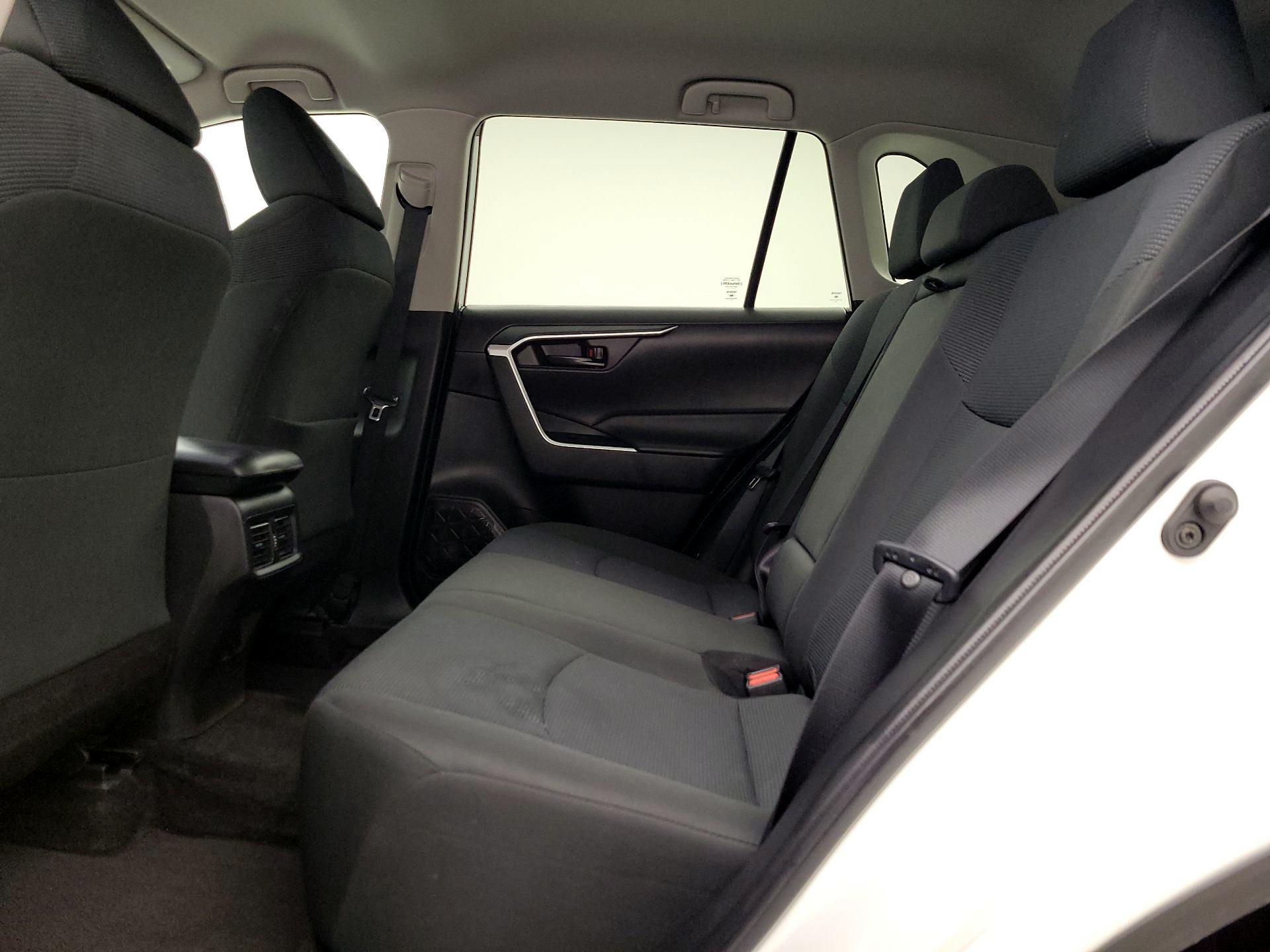 Thumbnail: 2022 Toyota RAV4 - 19