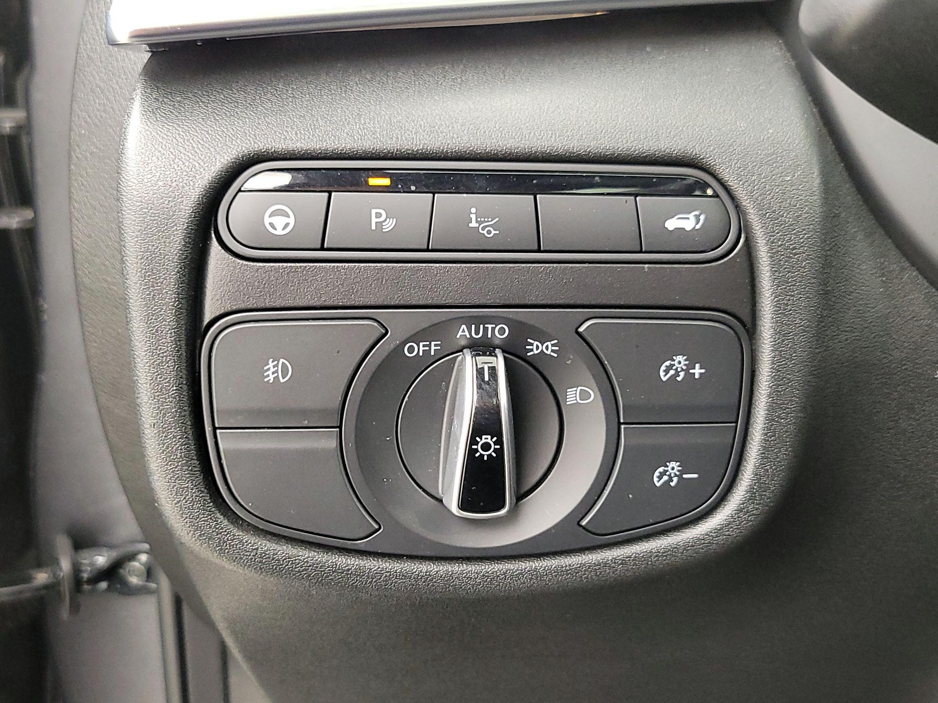 Thumbnail: 2023 INFINITI QX50 - 13