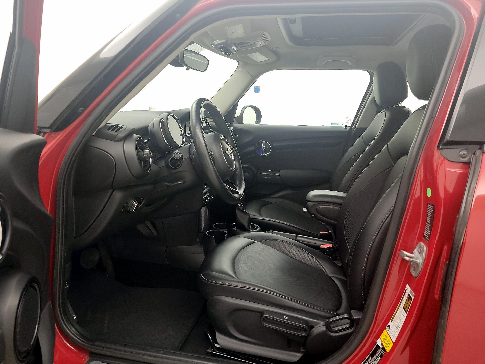 Thumbnail: 2017 MINI Cooper Hardtop - 11