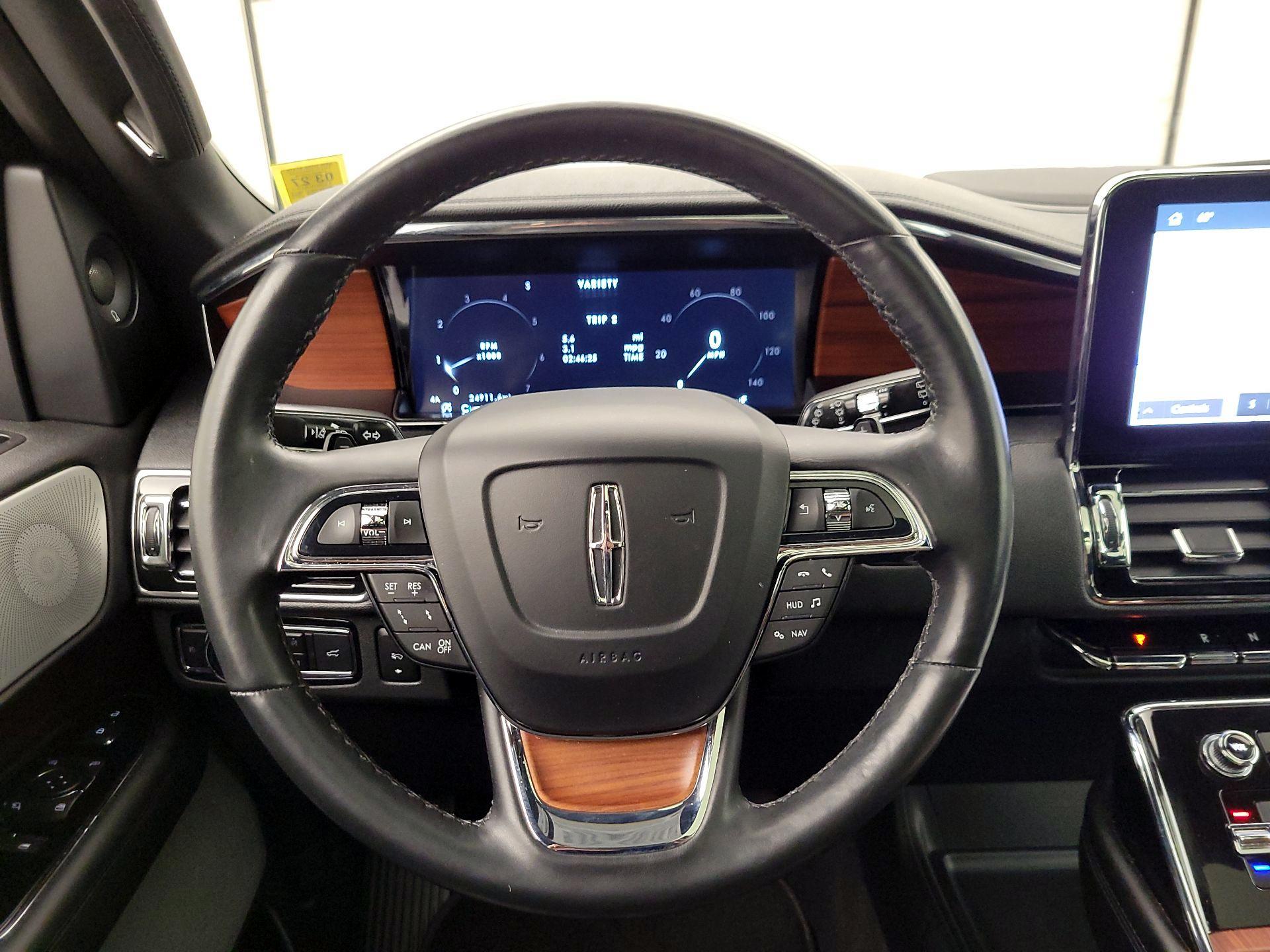 Thumbnail: 2020 Lincoln Navigator - 10