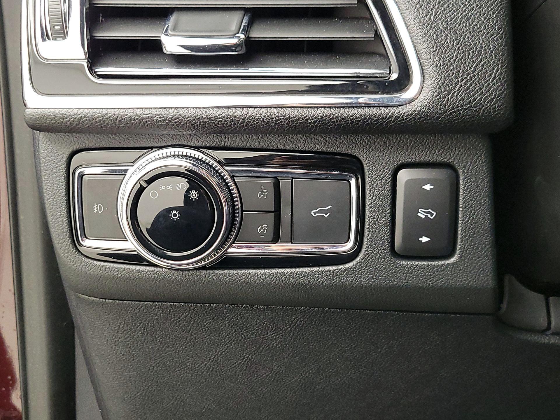 Thumbnail: 2020 Lincoln Navigator - 13