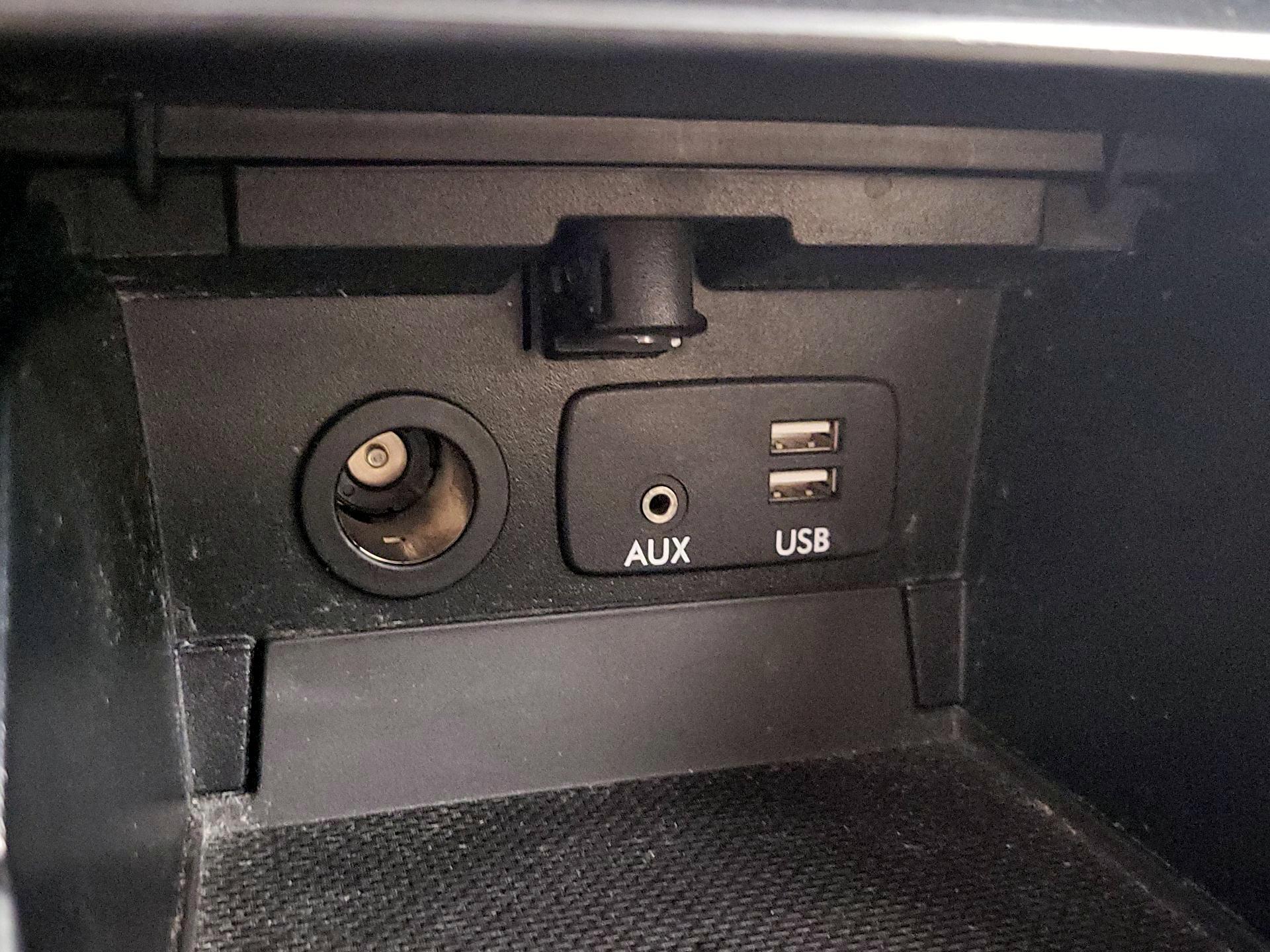 Thumbnail: 2015 Subaru Legacy - 18