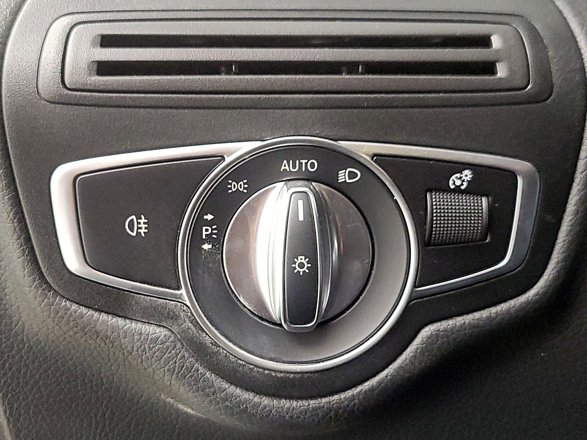 Thumbnail: 2021 Mercedes-Benz GLC - 13