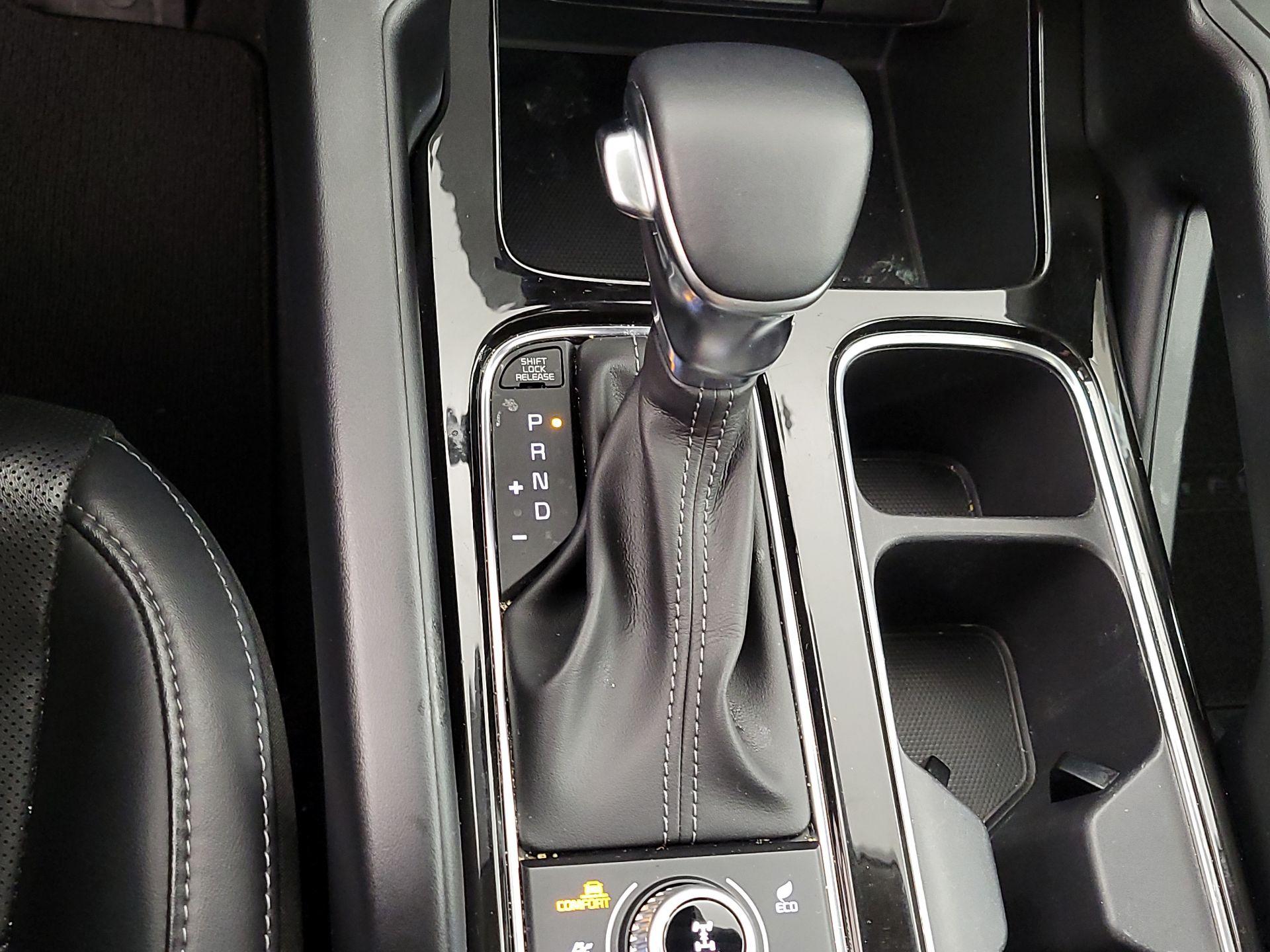 Thumbnail: 2020 Kia Telluride - 17