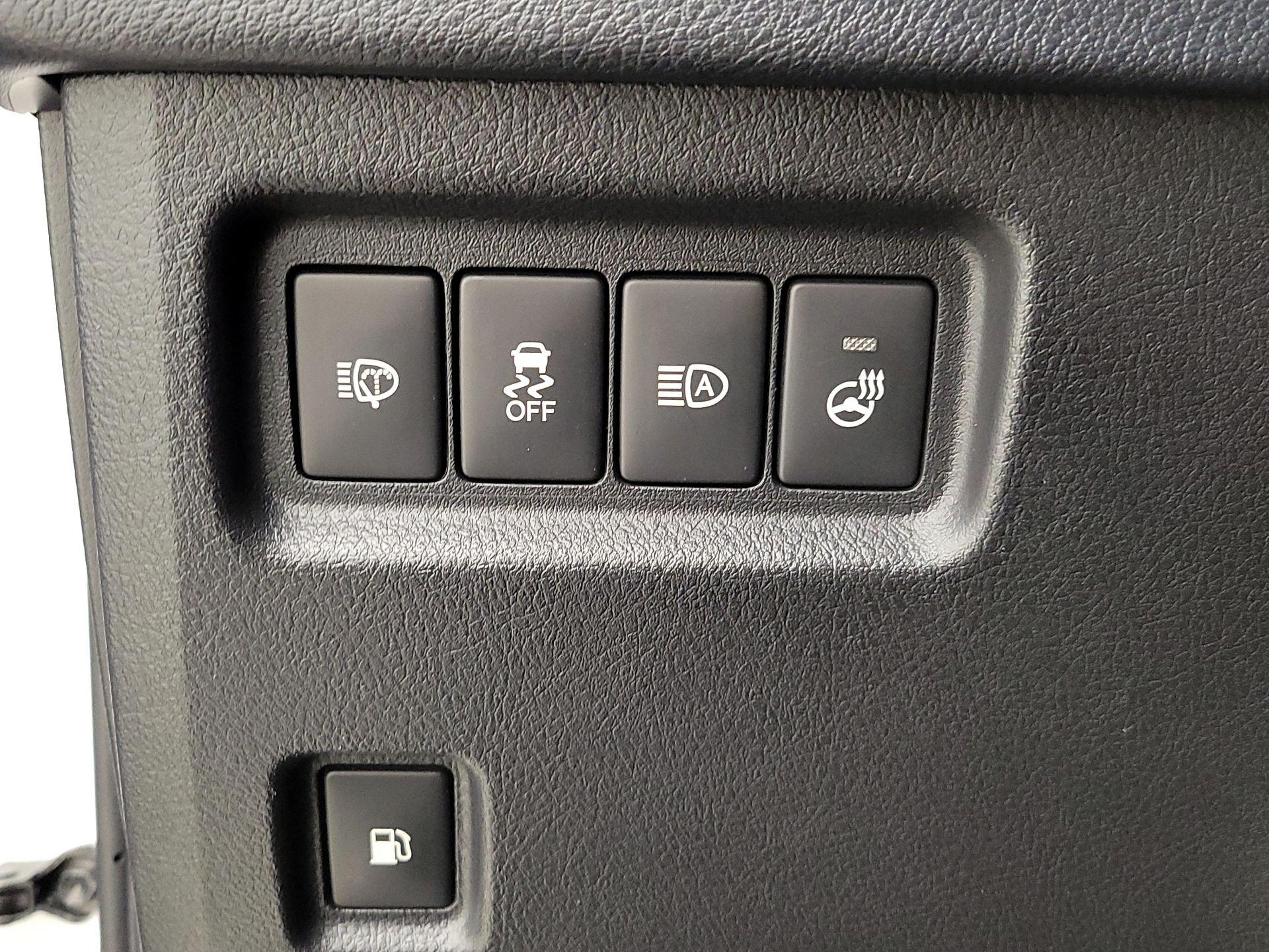 Thumbnail: 2023 Lexus GX - 13