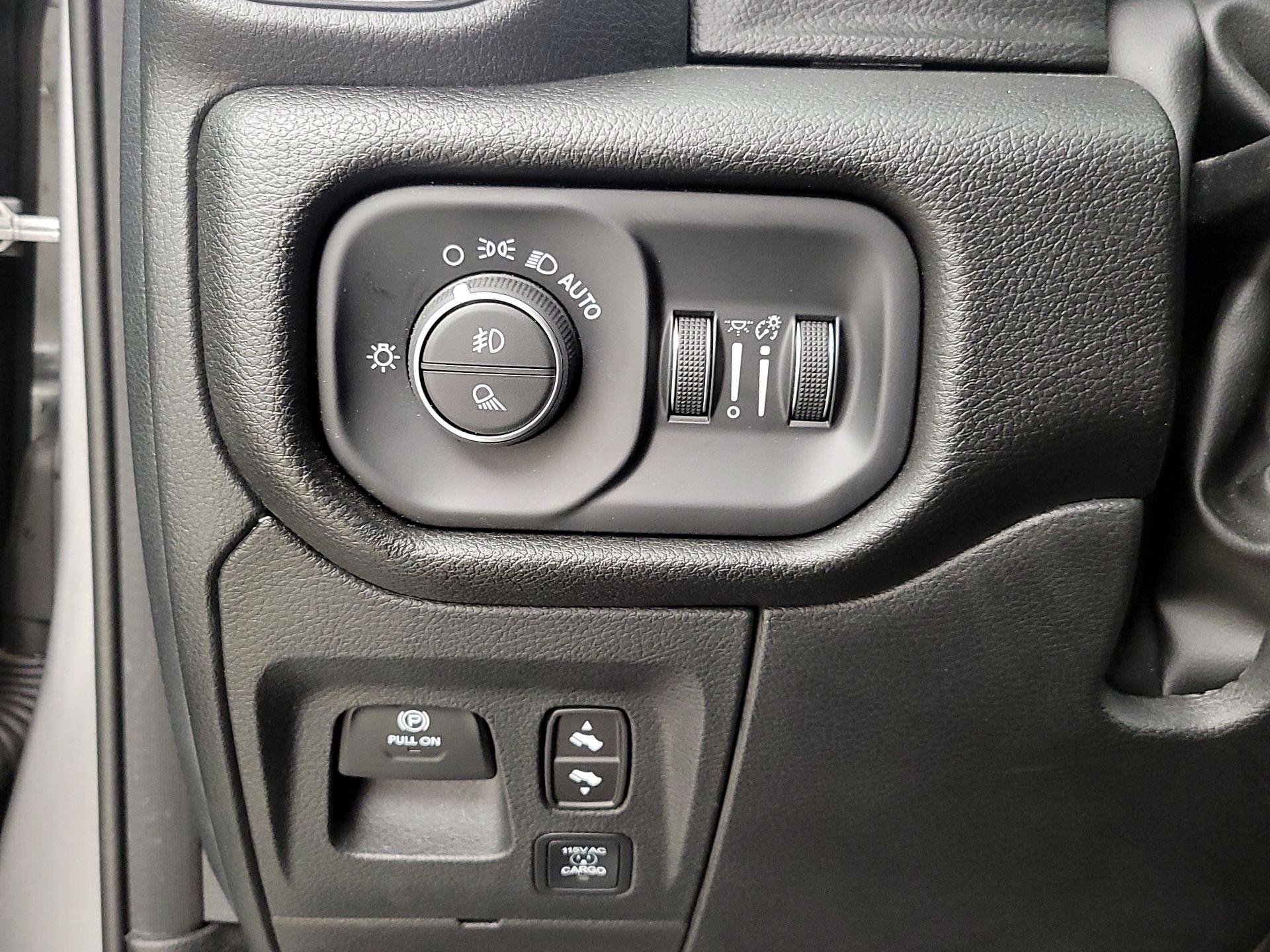 Thumbnail: 2025 RAM 1500 - 13