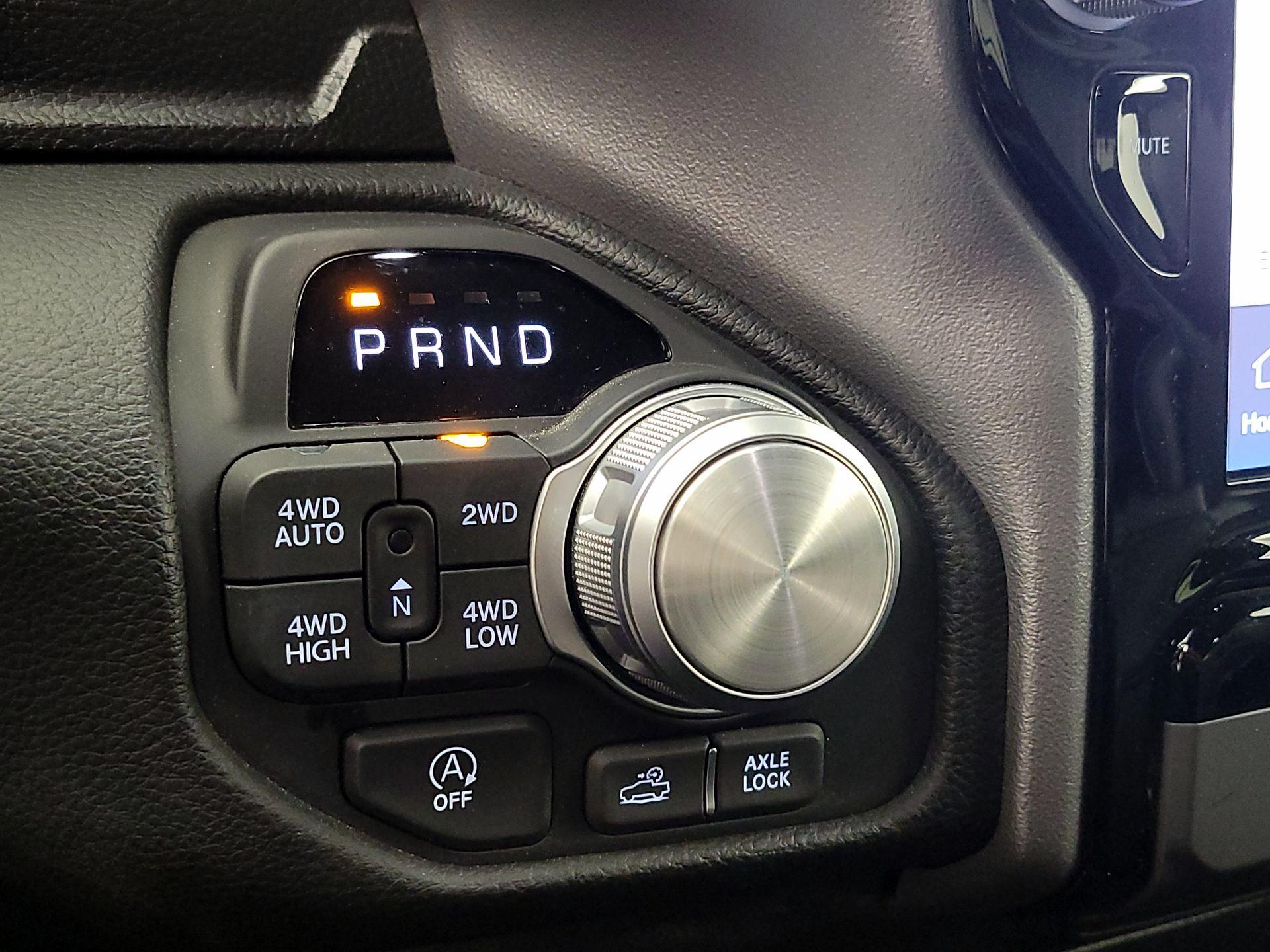 Thumbnail: 2025 RAM 1500 - 18