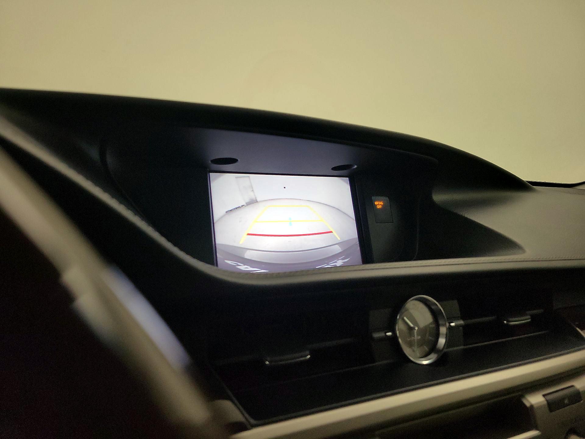 Thumbnail: 2018 Lexus ES - 14