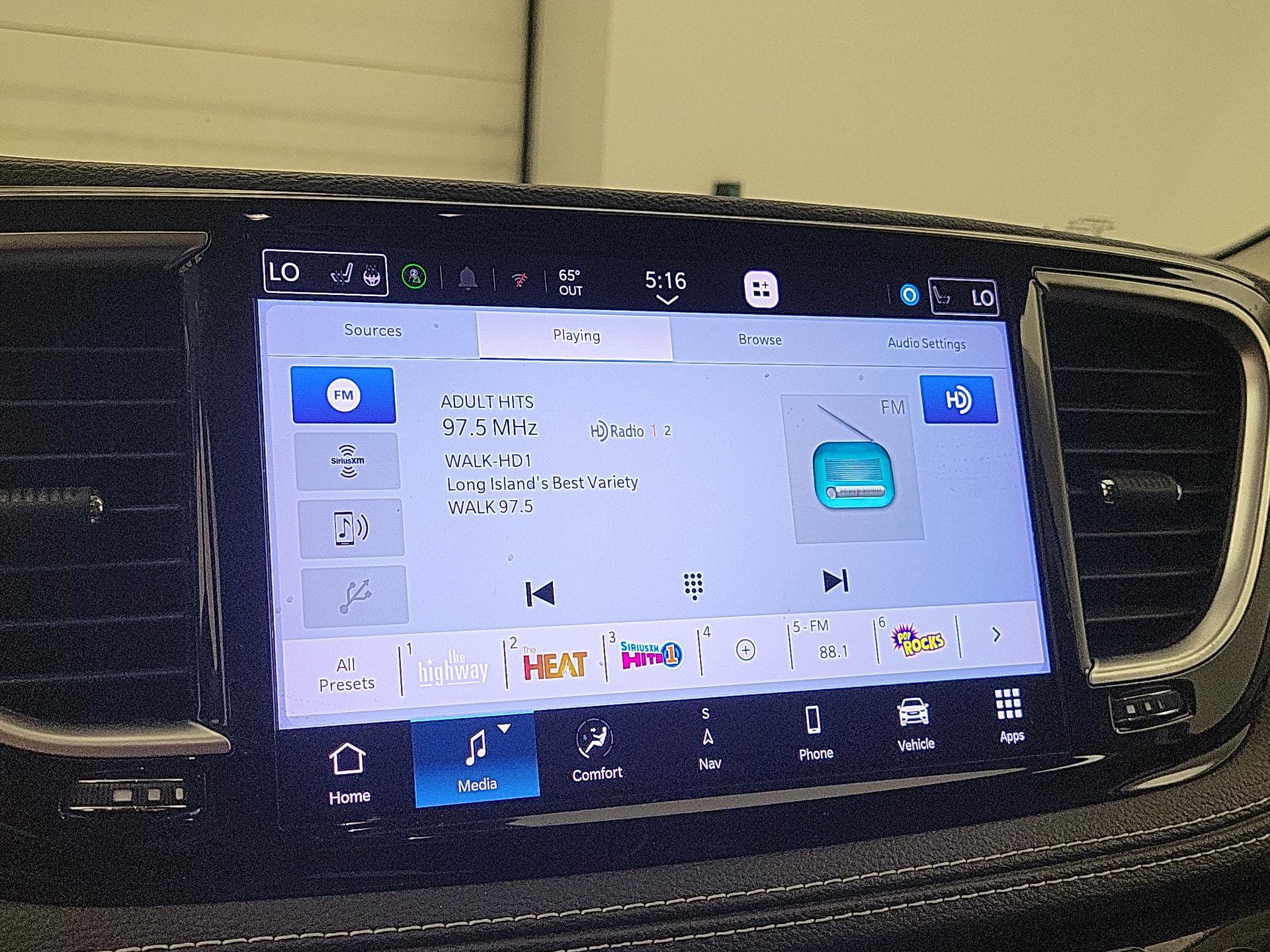 Thumbnail: 2021 Chrysler Pacifica - 16