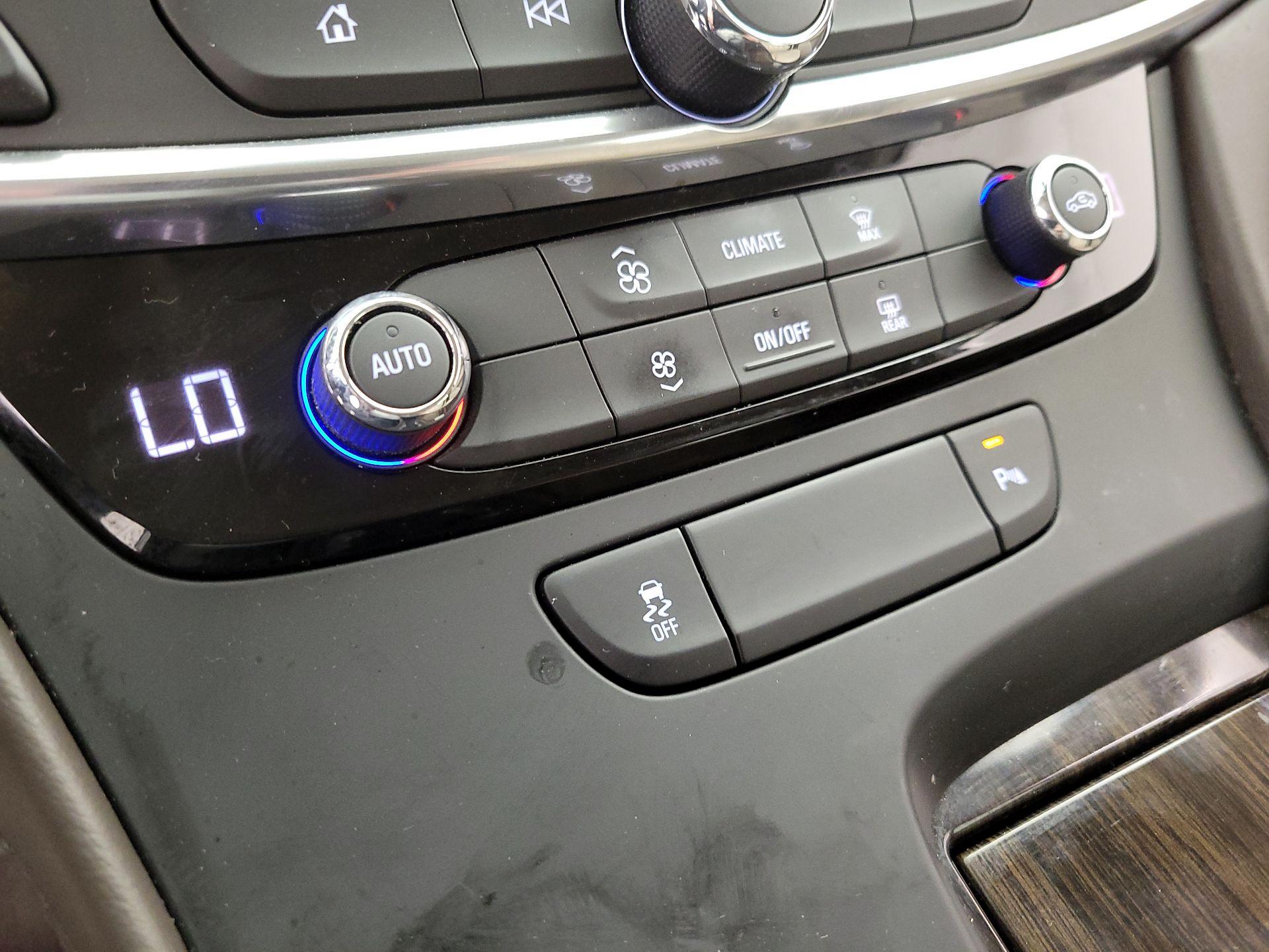 Thumbnail: 2017 Buick LaCrosse - 17