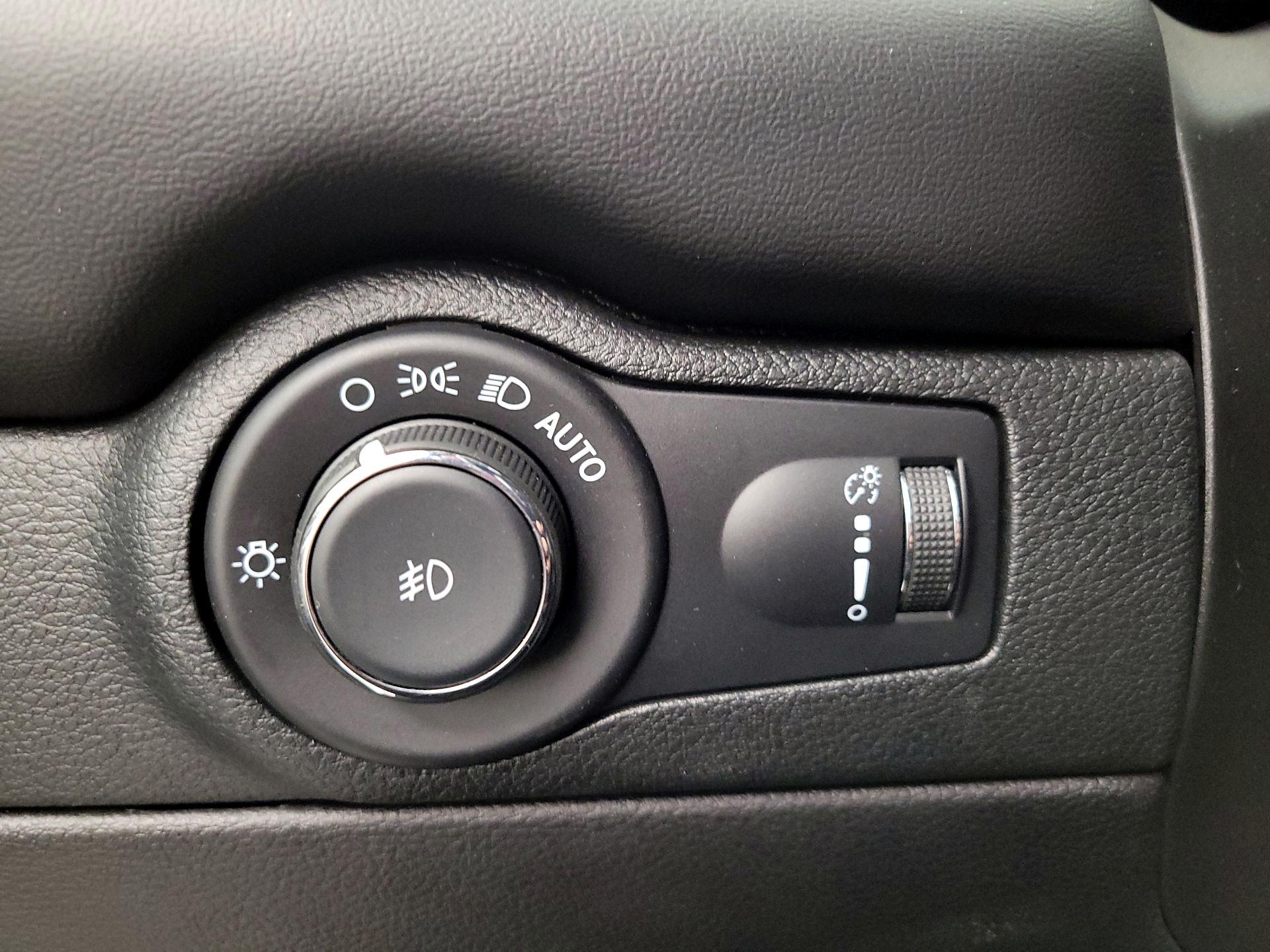 Thumbnail: 2022 Dodge Durango - 13