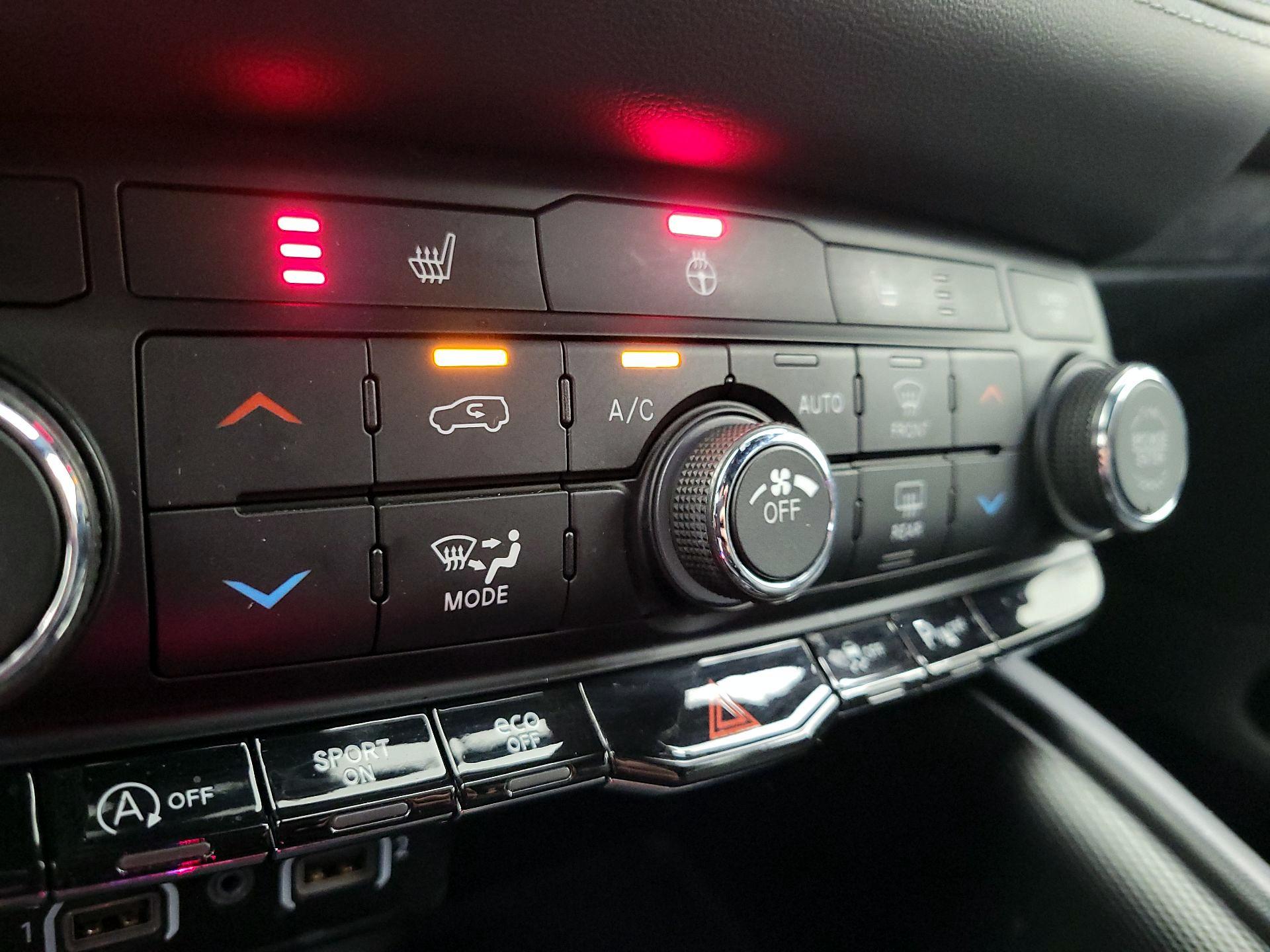 Thumbnail: 2022 Dodge Durango - 16