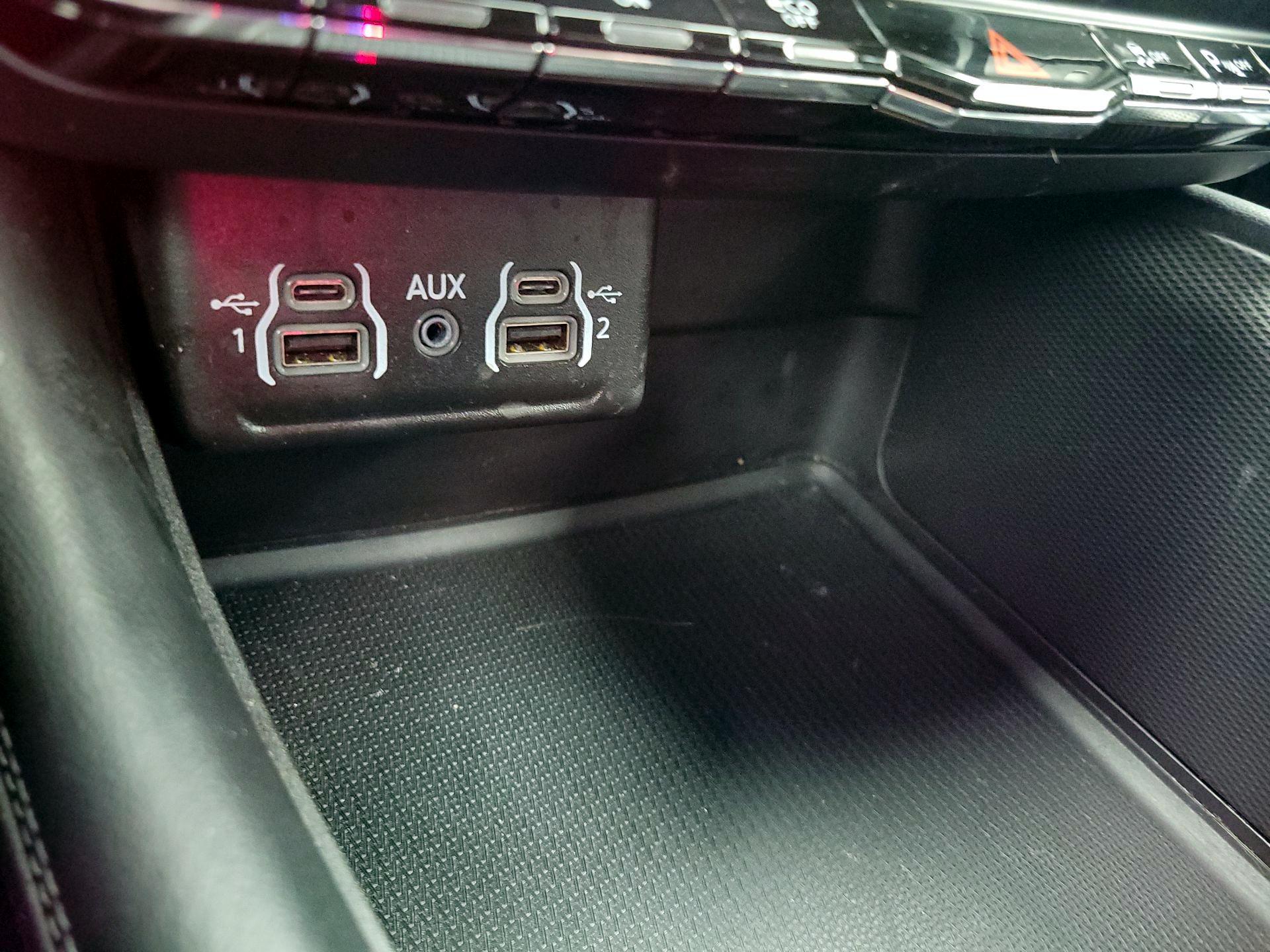 Thumbnail: 2022 Dodge Durango - 18