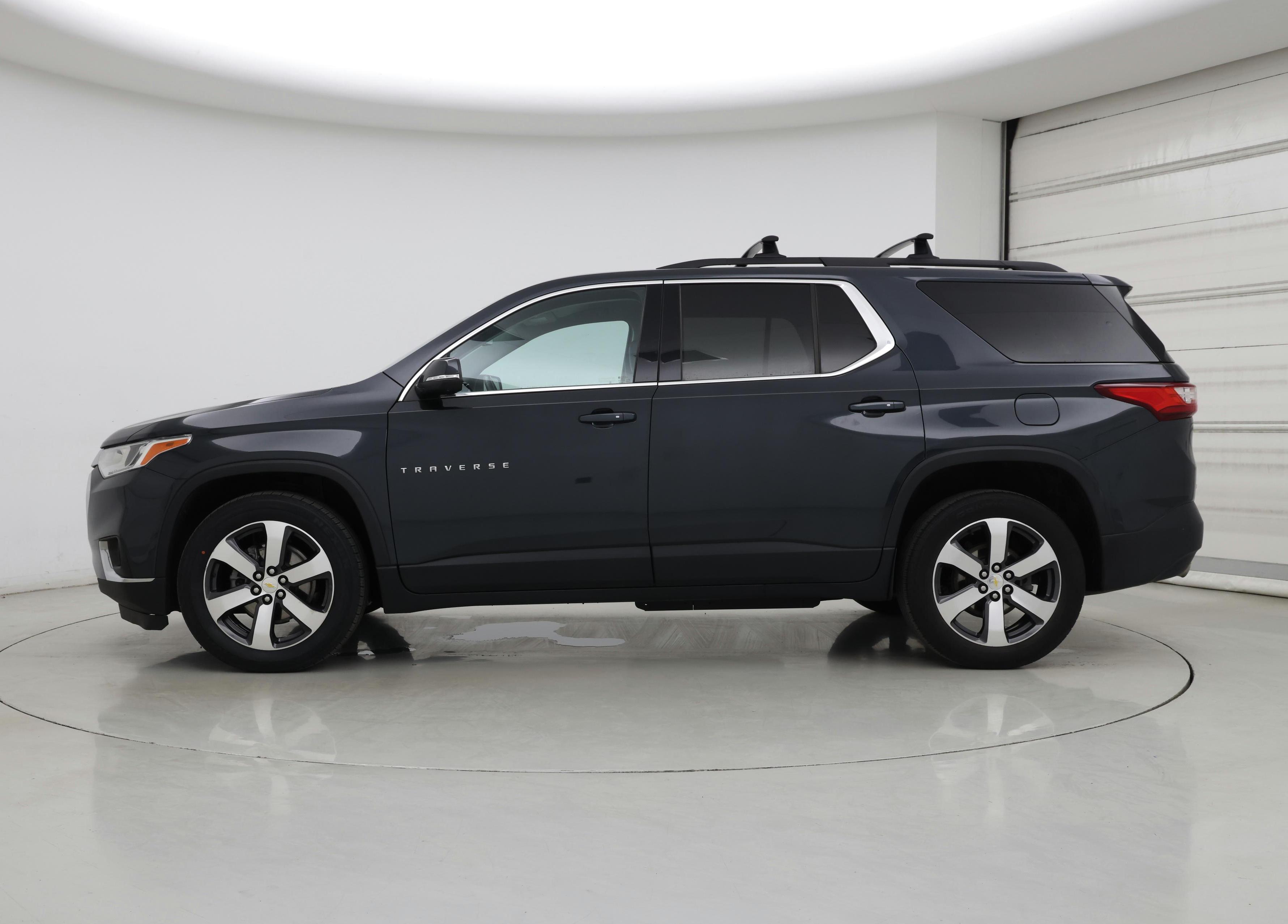 Thumbnail: 2021 Chevrolet Traverse - 3