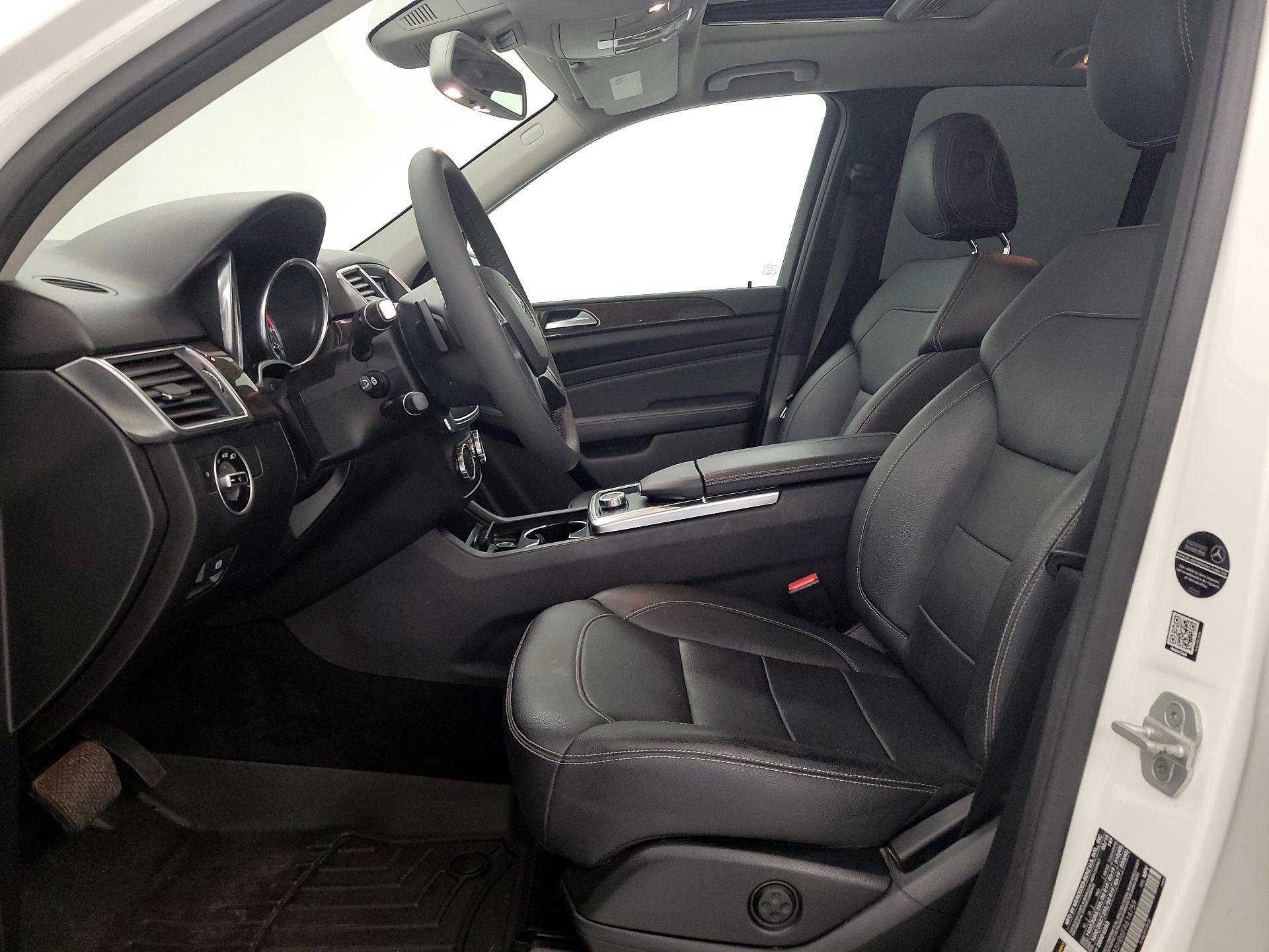 Thumbnail: 2015 Mercedes-Benz M-Class - 11