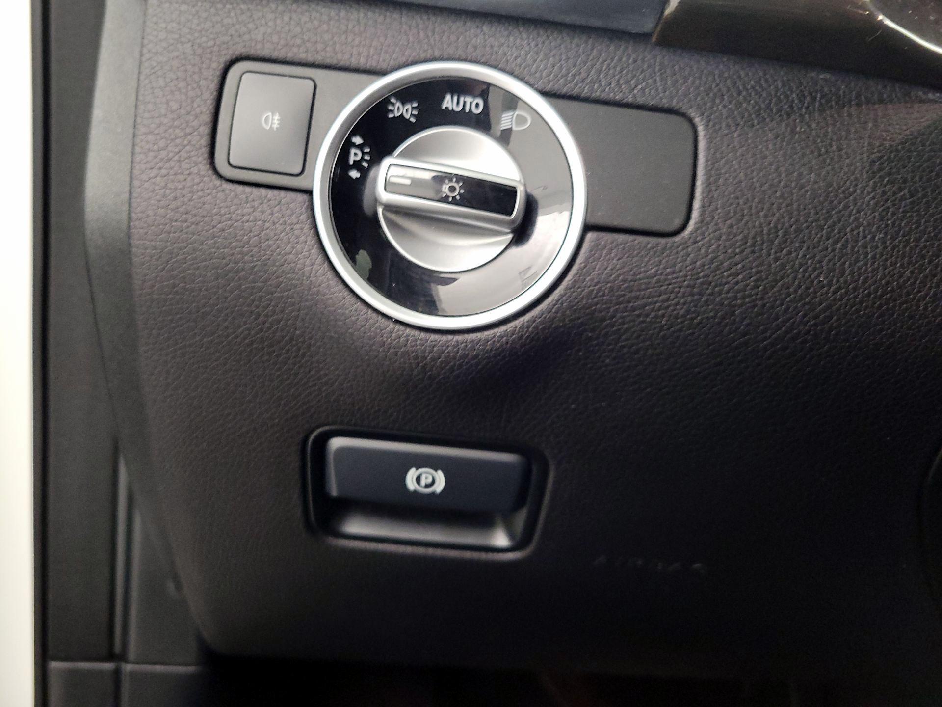 Thumbnail: 2015 Mercedes-Benz M-Class - 13