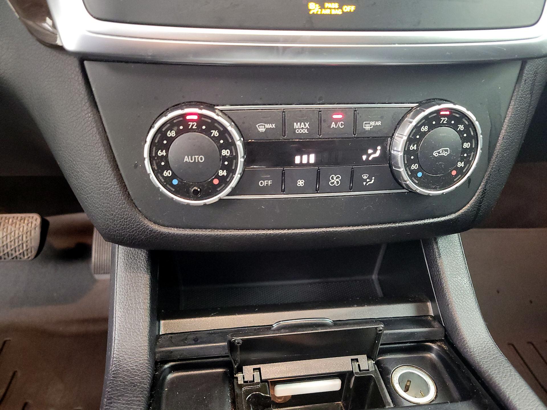 Thumbnail: 2015 Mercedes-Benz M-Class - 17