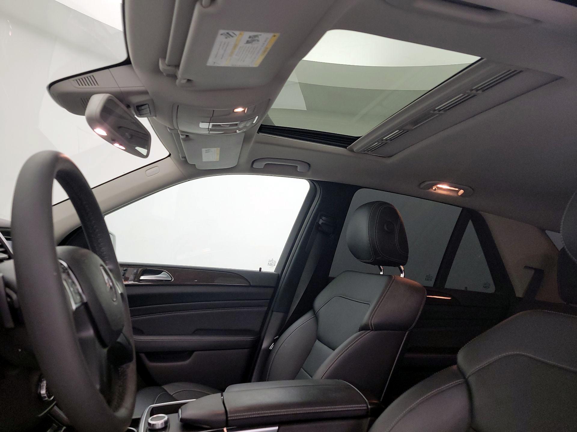 Thumbnail: 2015 Mercedes-Benz M-Class - 20