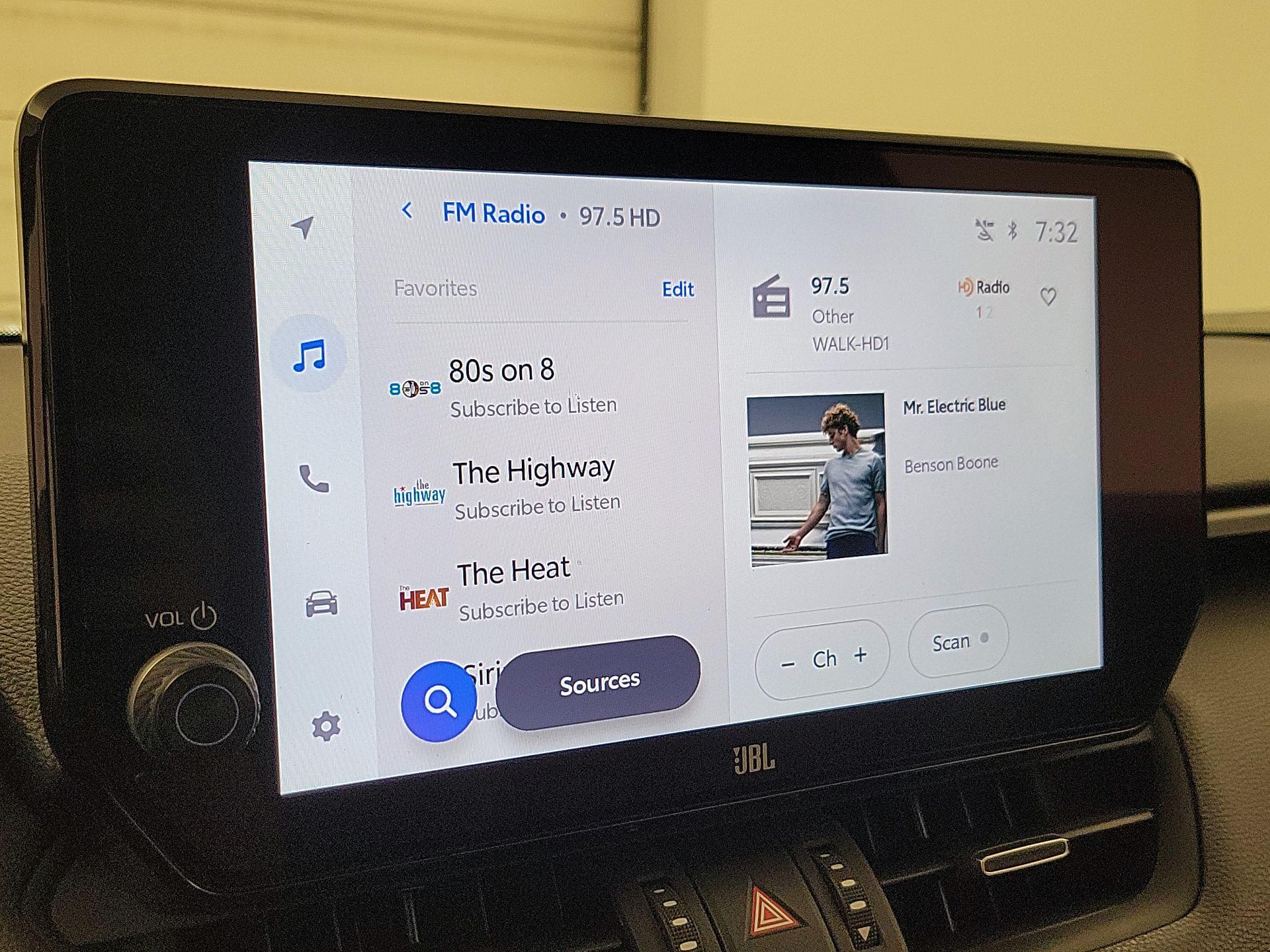 Thumbnail: 2023 Toyota RAV4 - 15