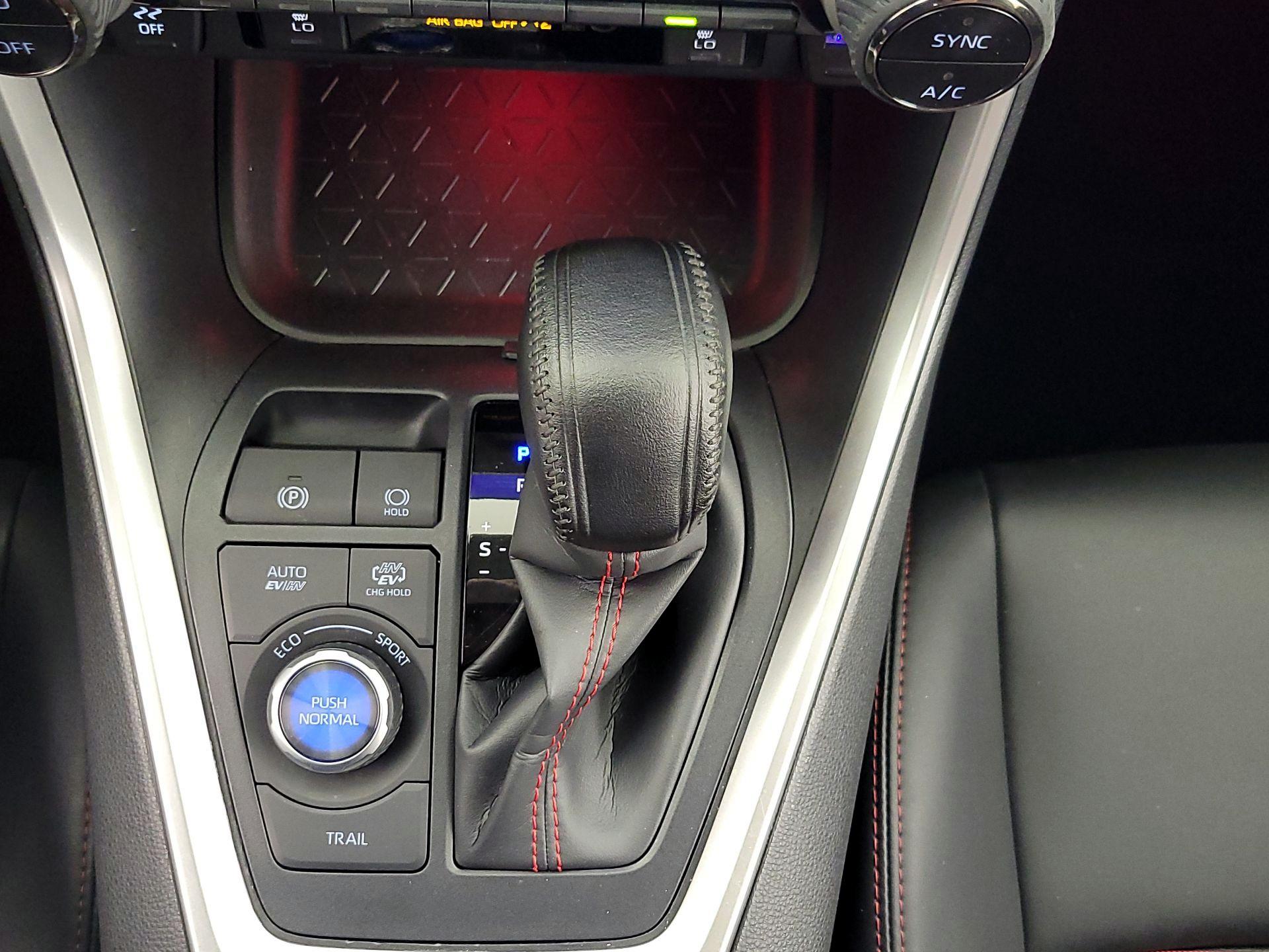 Thumbnail: 2023 Toyota RAV4 - 17