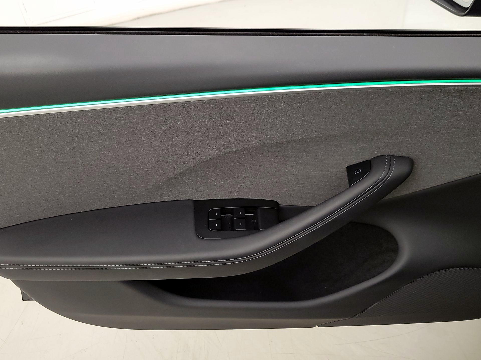 Thumbnail: 2025 Tesla Model 3 - 12