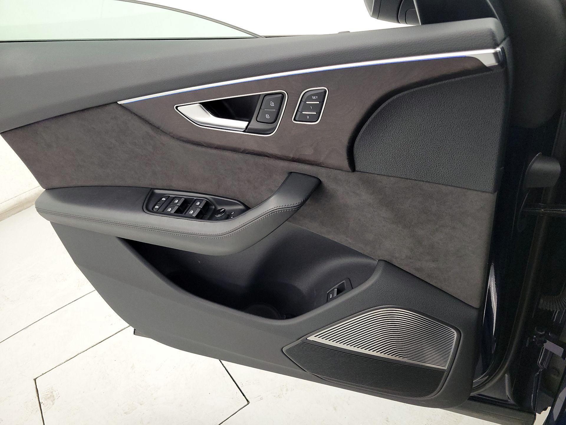 Thumbnail: 2019 Audi Q8 - 12