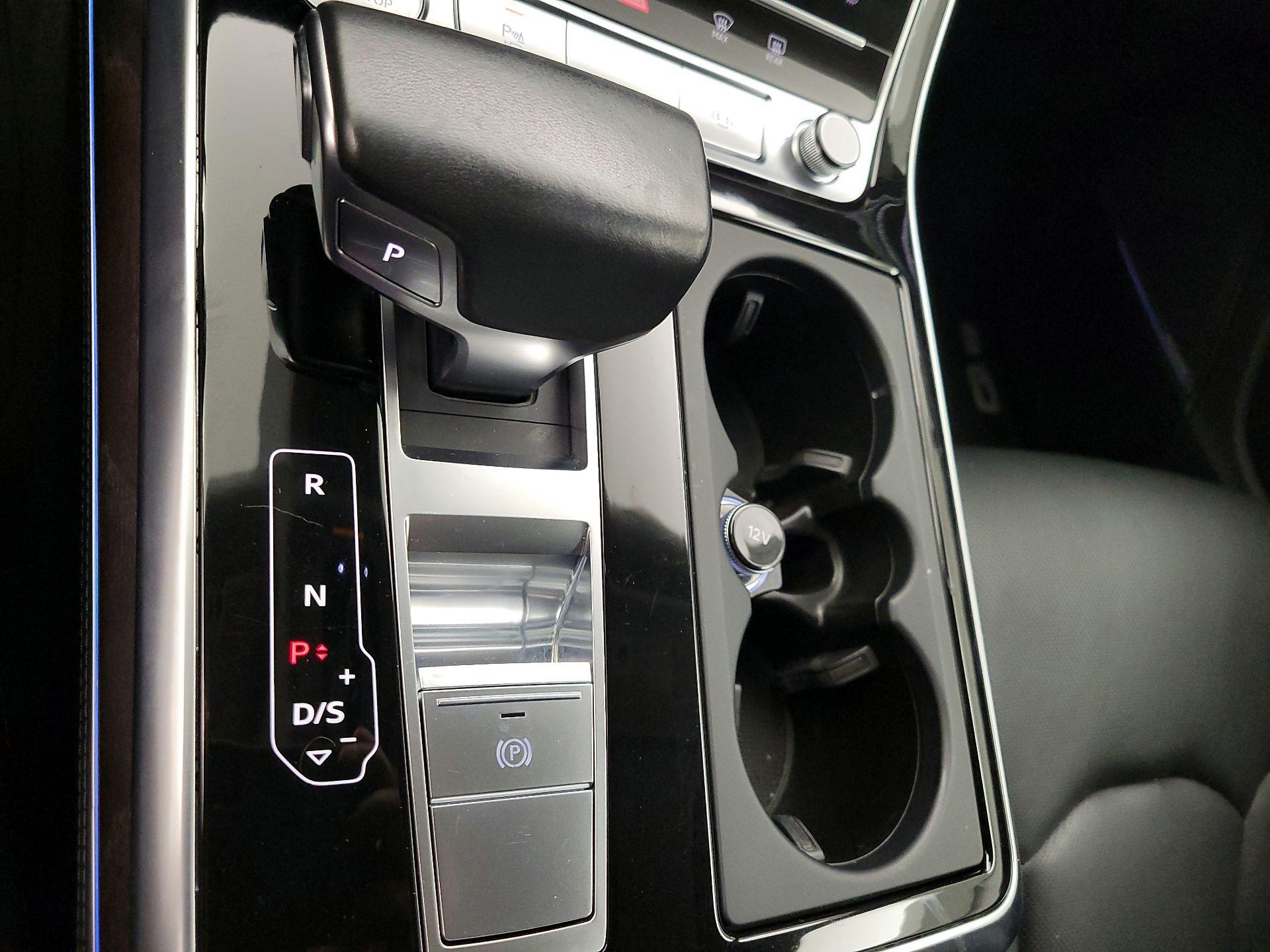 Thumbnail: 2019 Audi Q8 - 18