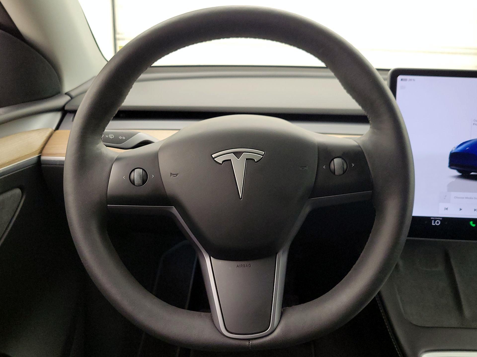 Thumbnail: 2023 Tesla Model Y - 10