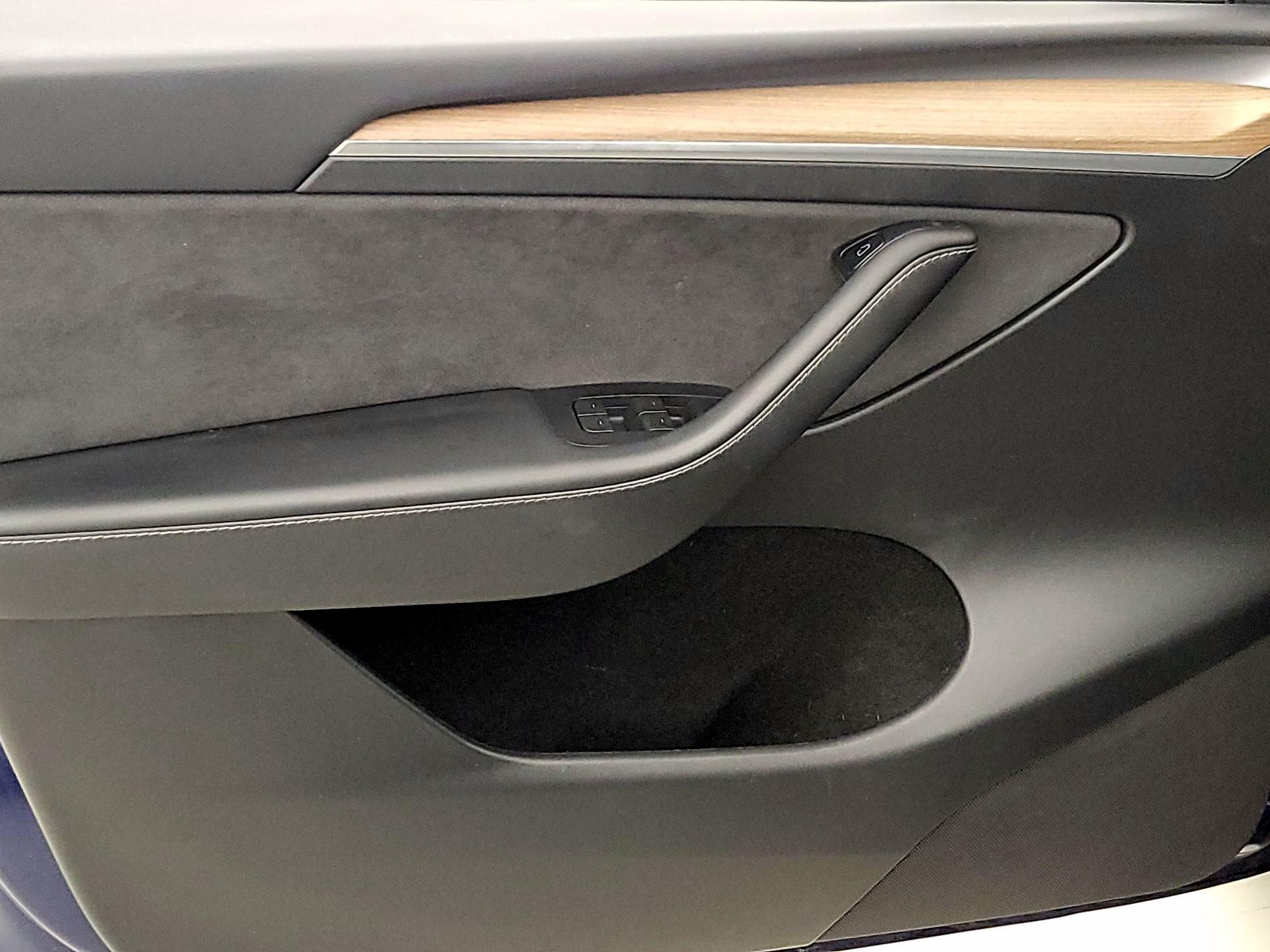 Thumbnail: 2023 Tesla Model Y - 12