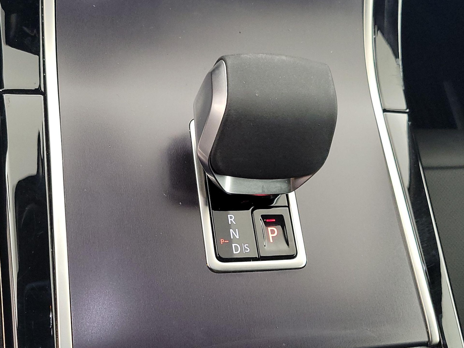 2026 Land Rover Range Rover Velar Dynamic SE - Photo 19