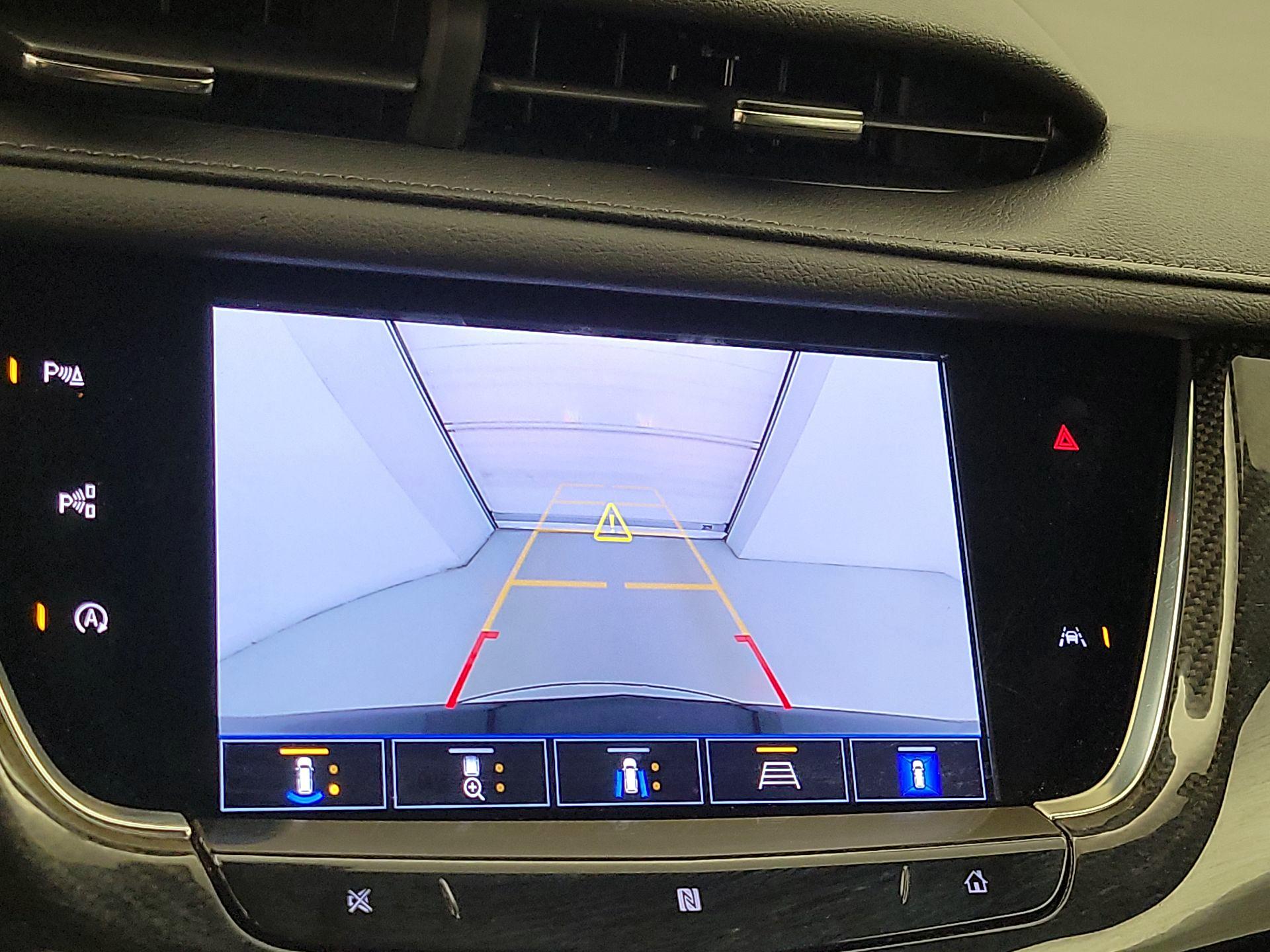 Thumbnail: 2021 Cadillac XT6 - 15