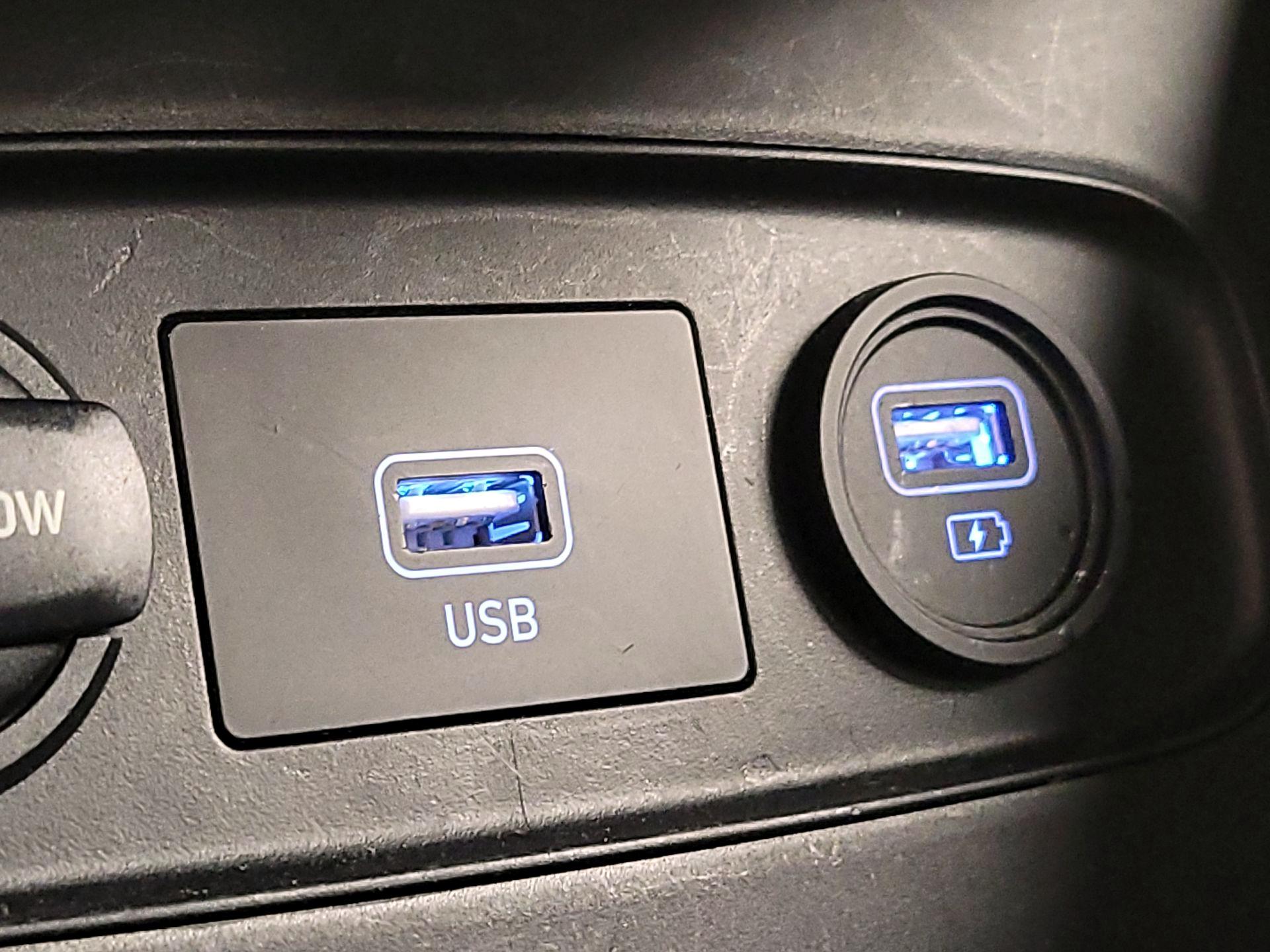 Thumbnail: 2021 Hyundai Venue - 18