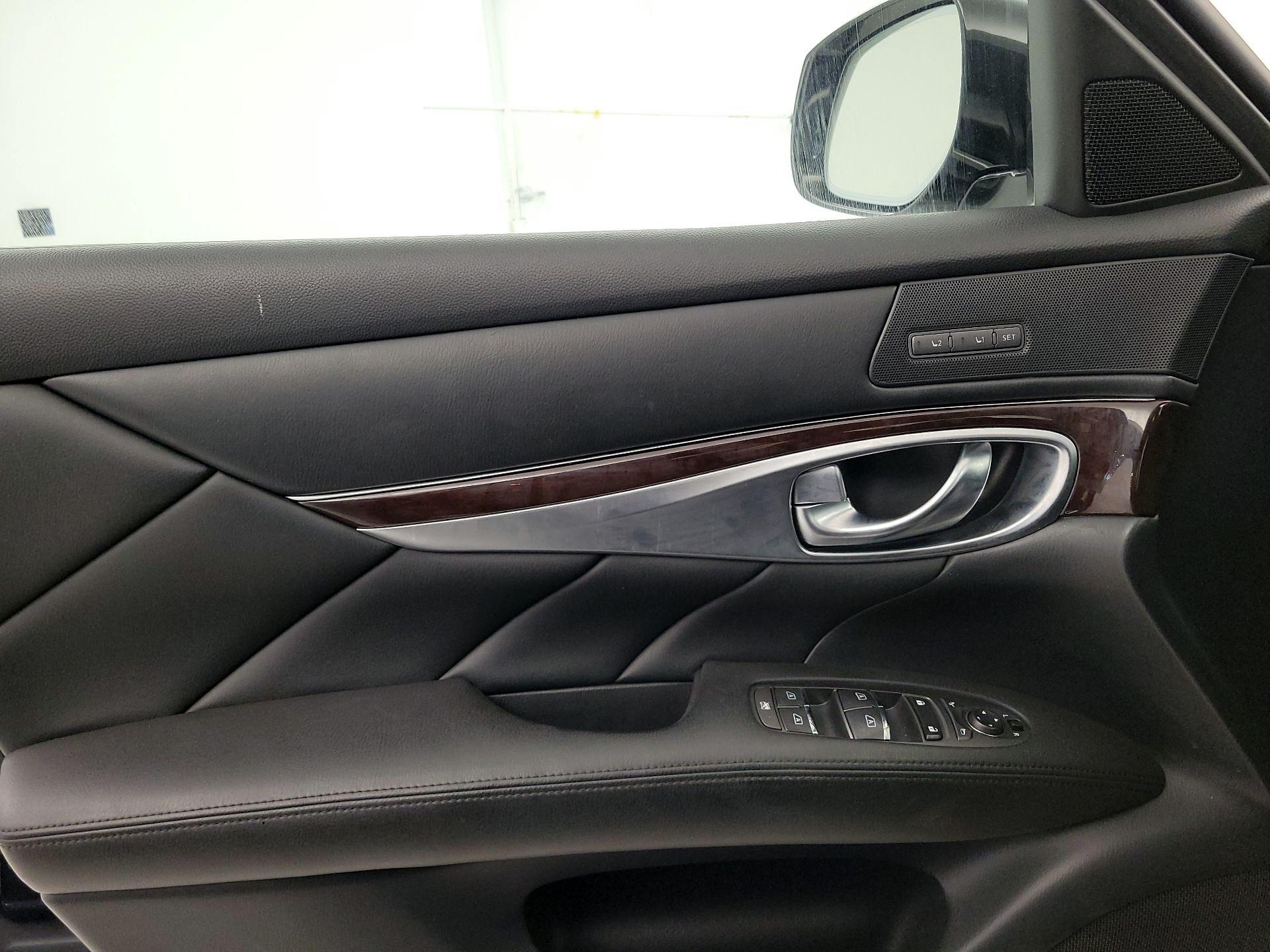Thumbnail: 2017 INFINITI Q70 - 12