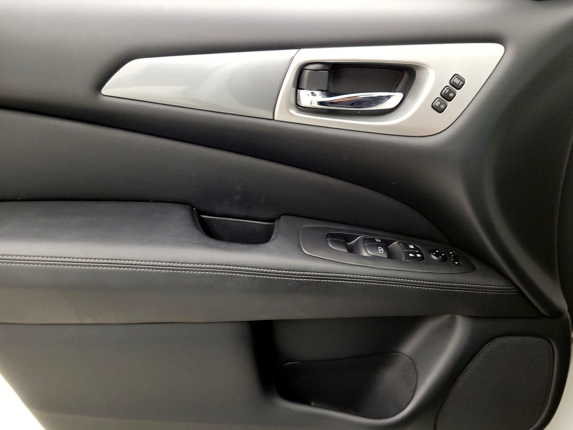 Thumbnail: 2020 Nissan Pathfinder - 12