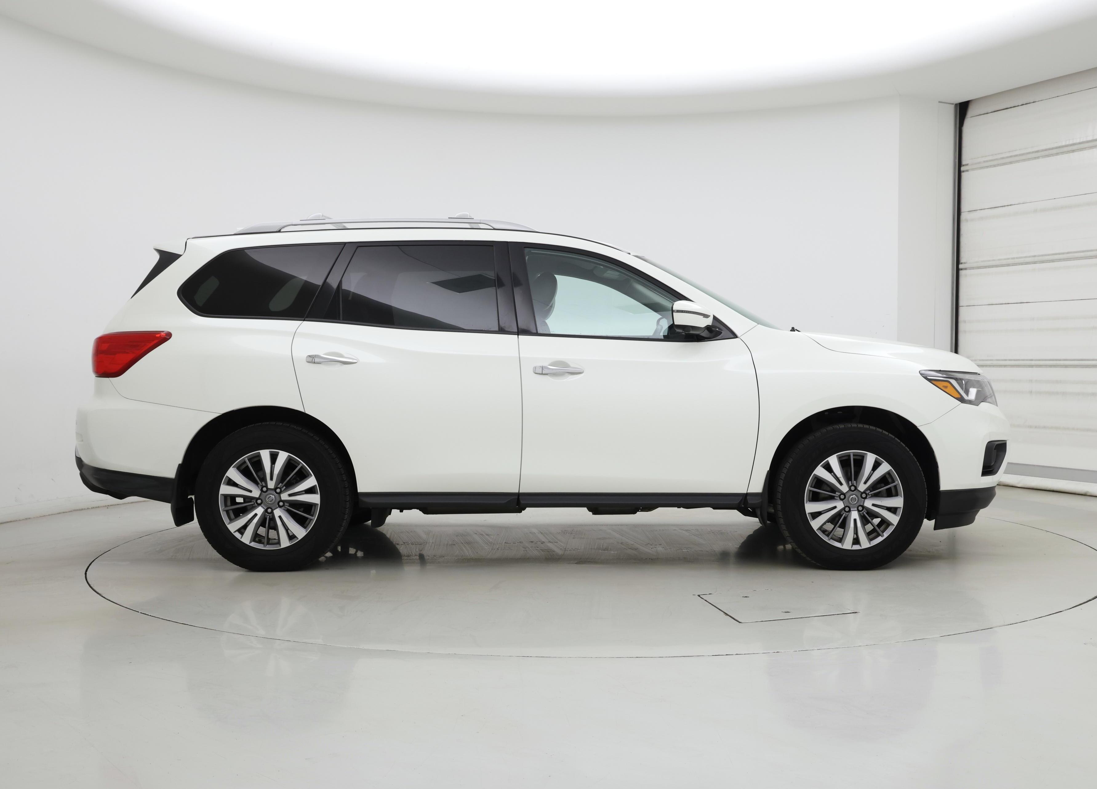 Thumbnail: 2020 Nissan Pathfinder - 7