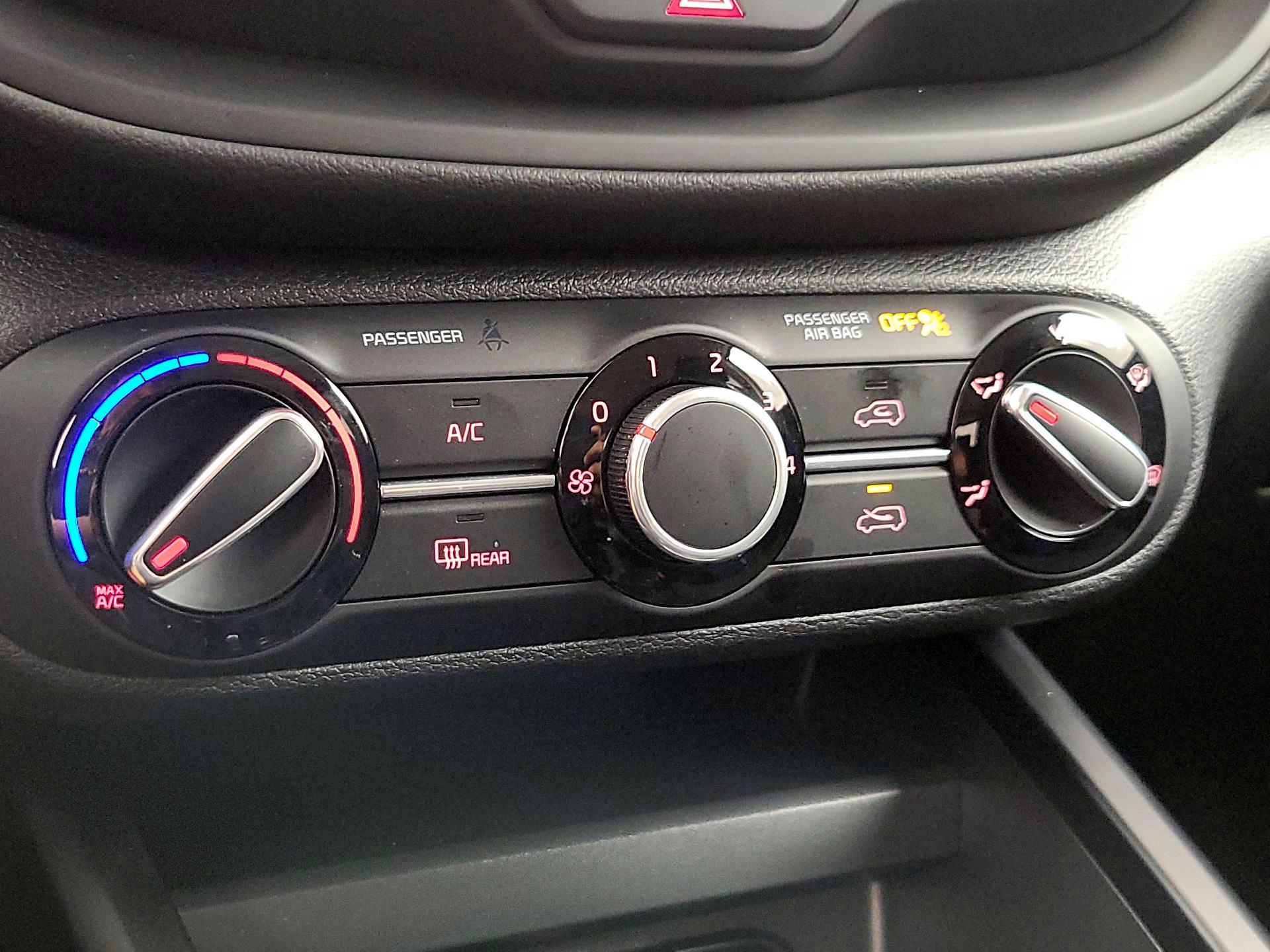 Thumbnail: 2020 Kia Soul - 16