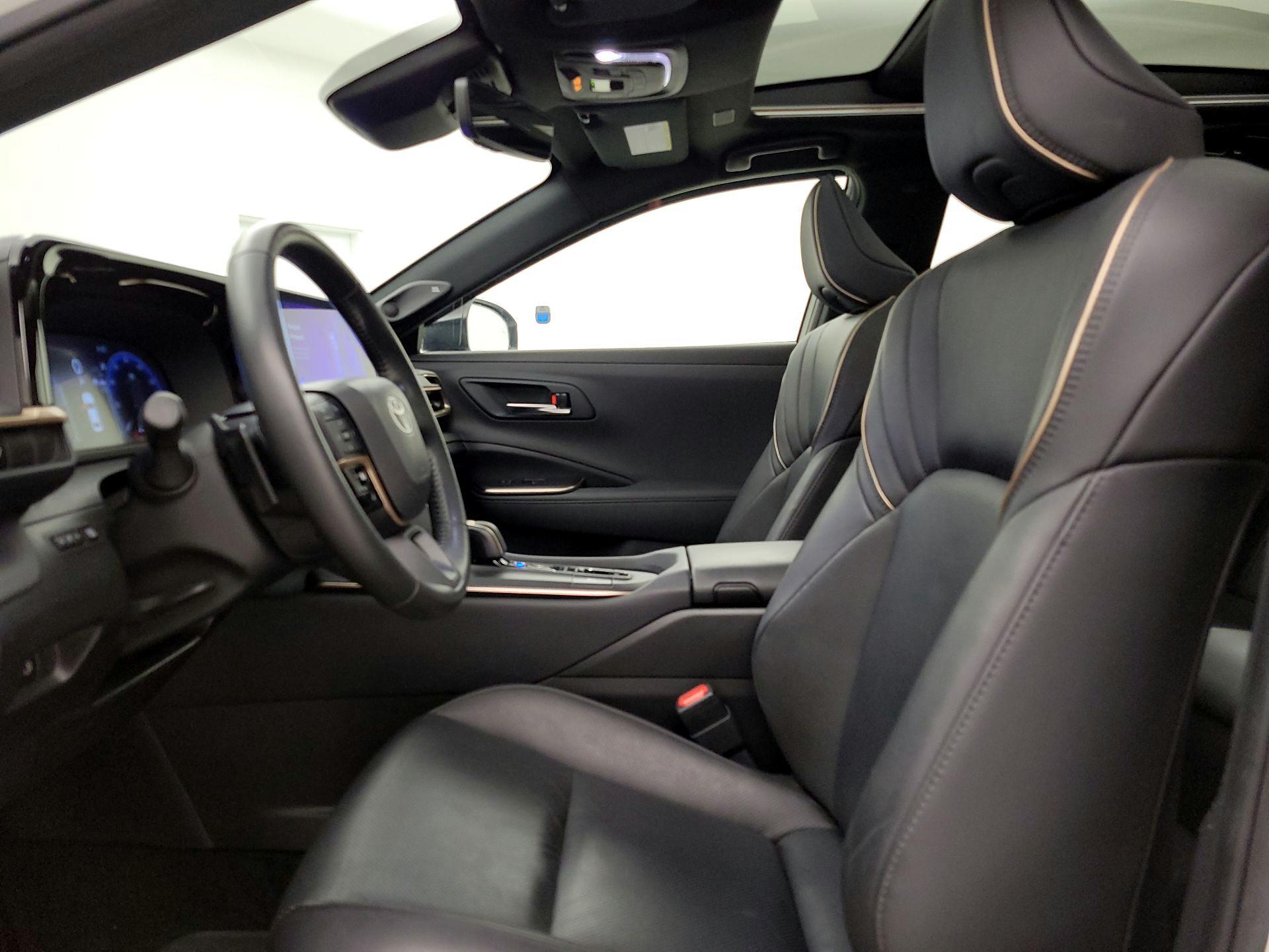 Thumbnail: 2023 Toyota Crown - 11