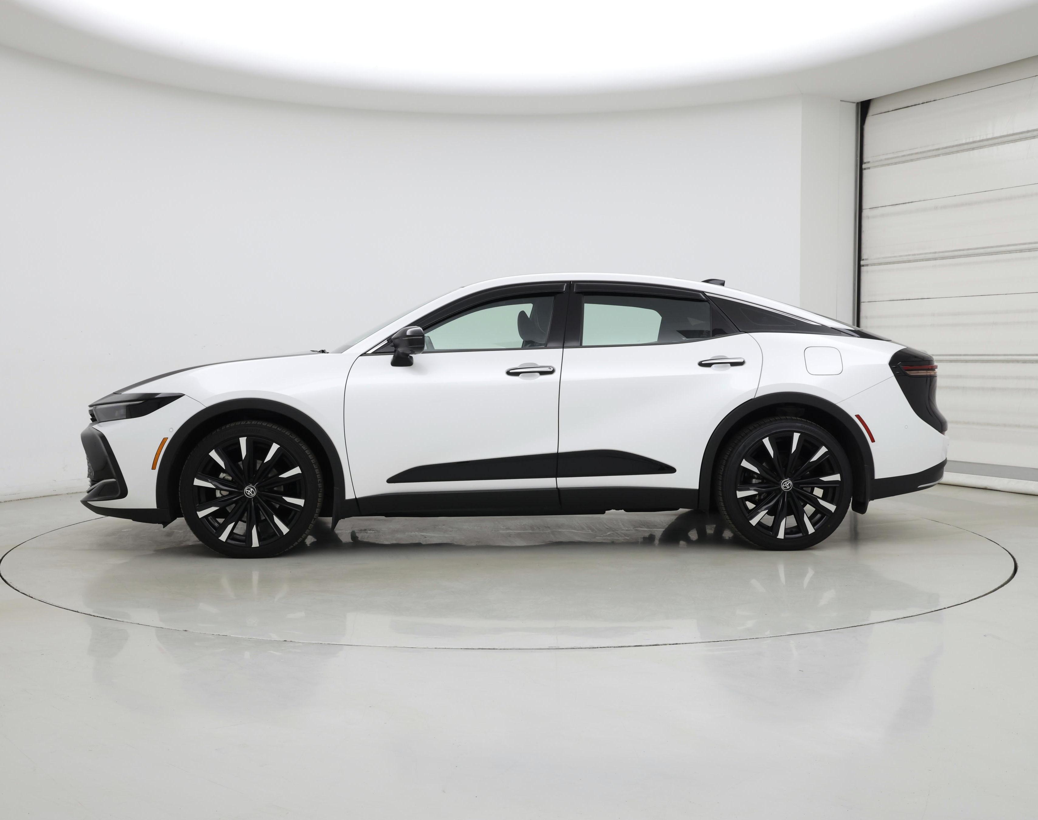 Thumbnail: 2023 Toyota Crown - 3