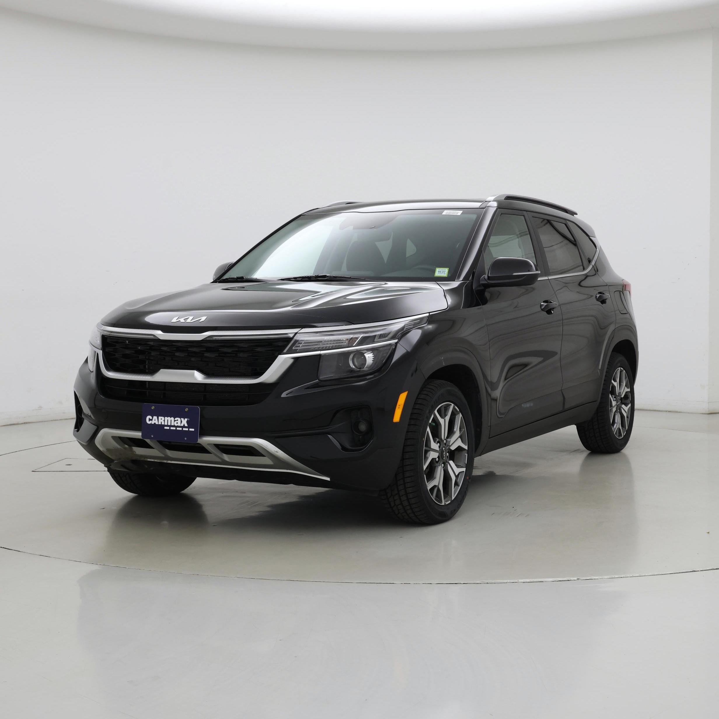 Thumbnail: 2023 Kia Seltos - 4