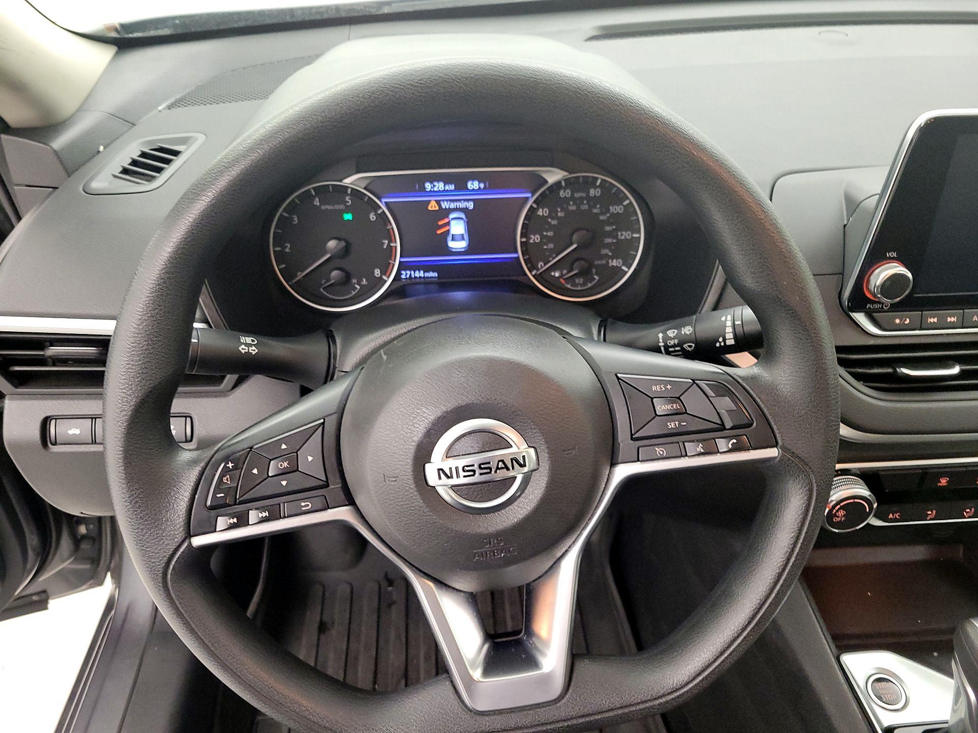 Thumbnail: 2019 Nissan Altima - 10