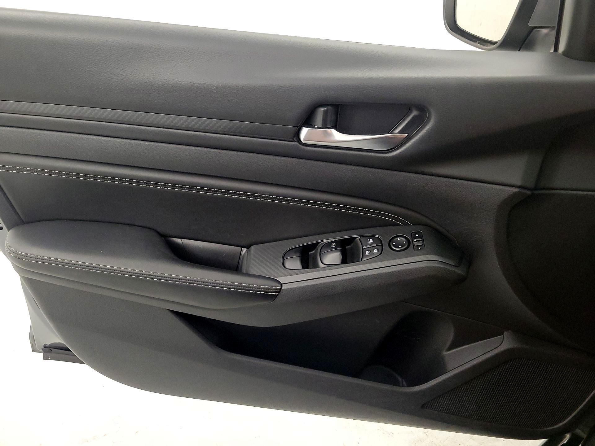 Thumbnail: 2019 Nissan Altima - 12