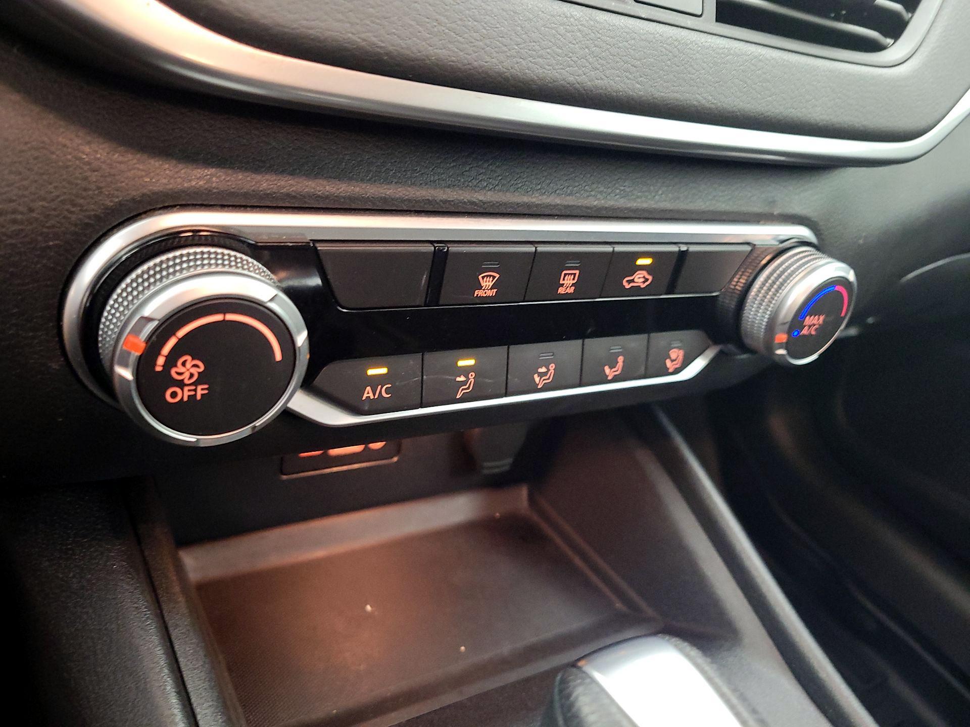 Thumbnail: 2019 Nissan Altima - 16