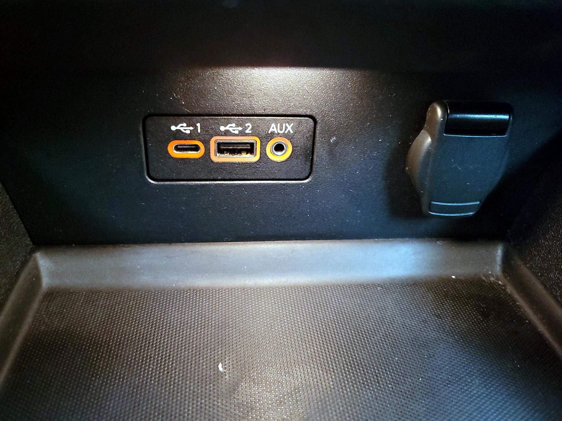 Thumbnail: 2019 Nissan Altima - 18