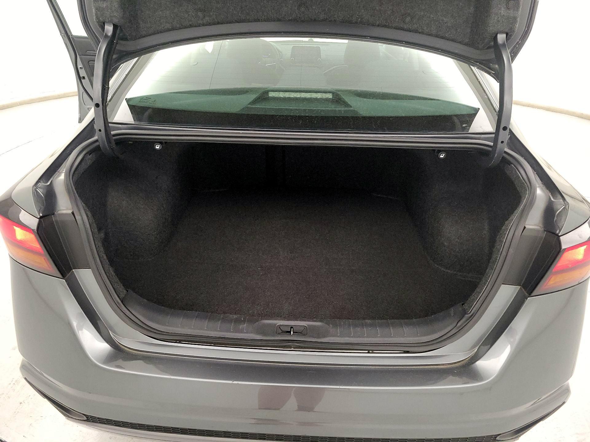 Thumbnail: 2019 Nissan Altima - 20