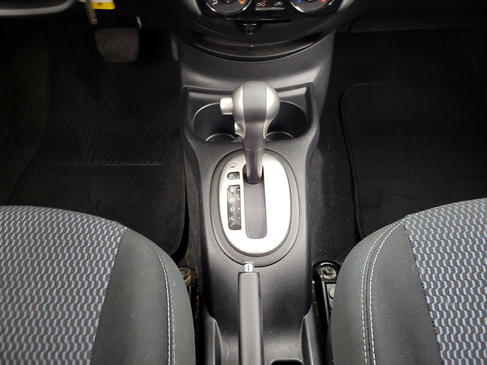 Thumbnail: 2015 Nissan Versa Note - 17